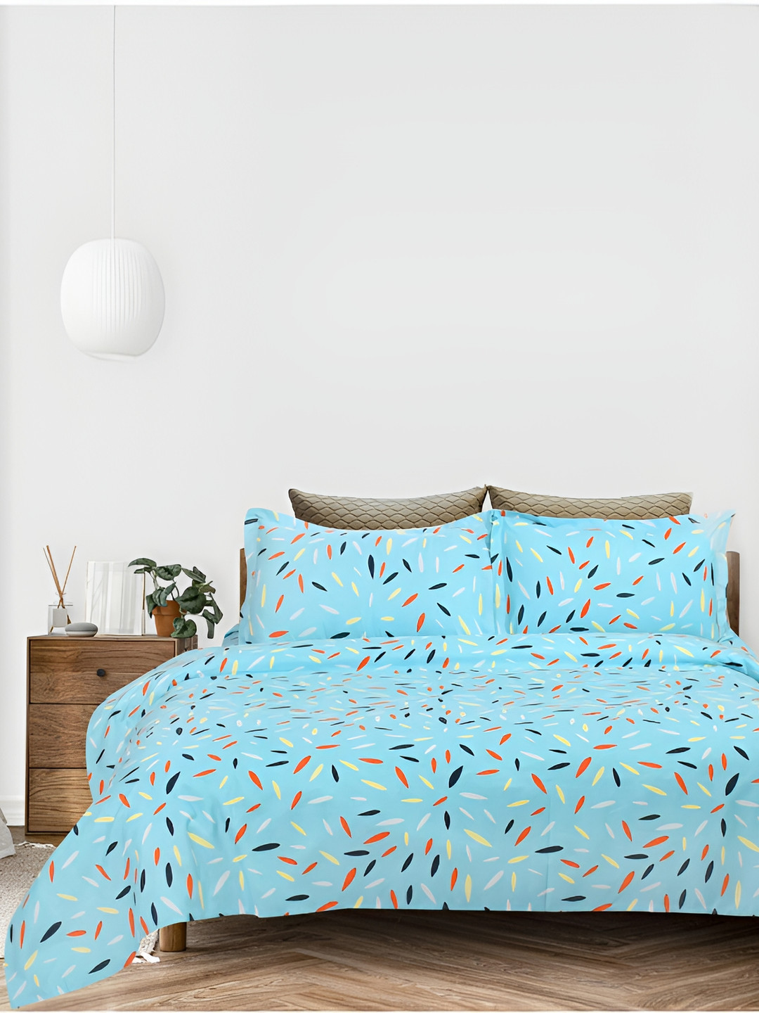 

Chann Studio Classic Blue Geometric Microfiber 300 TC Queen Bedsheet &2 Pillow Covers
