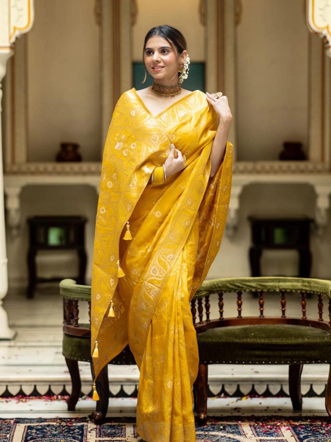 

ALMAARI FASHION Ethnic Motifs Woven Design Banarasi Silk Kanjeevaram Sarees, Yellow