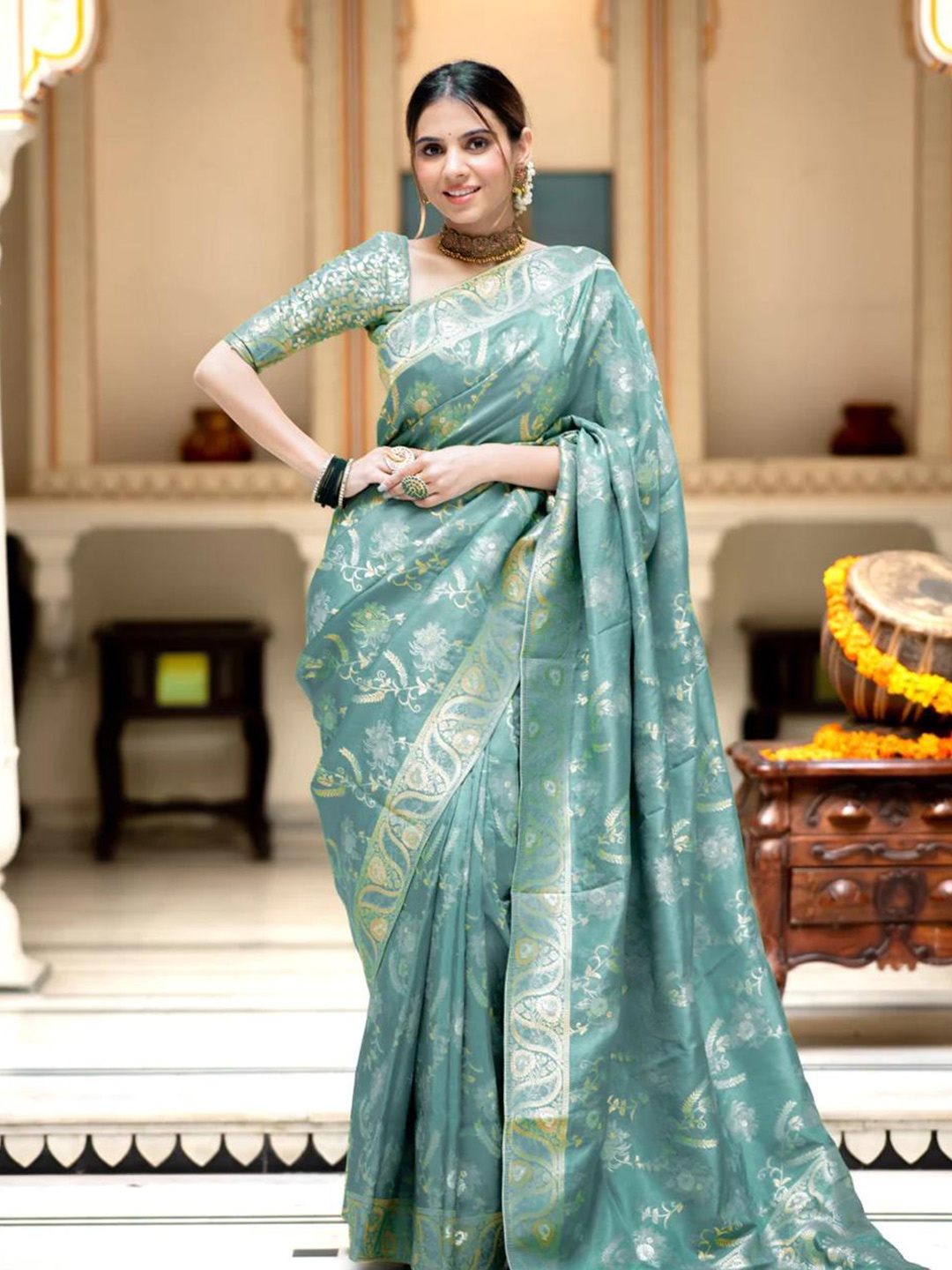 

ALMAARI FASHION Ethnic Motifs Woven Design Pure Kanjivaram Silk Sarees, Green