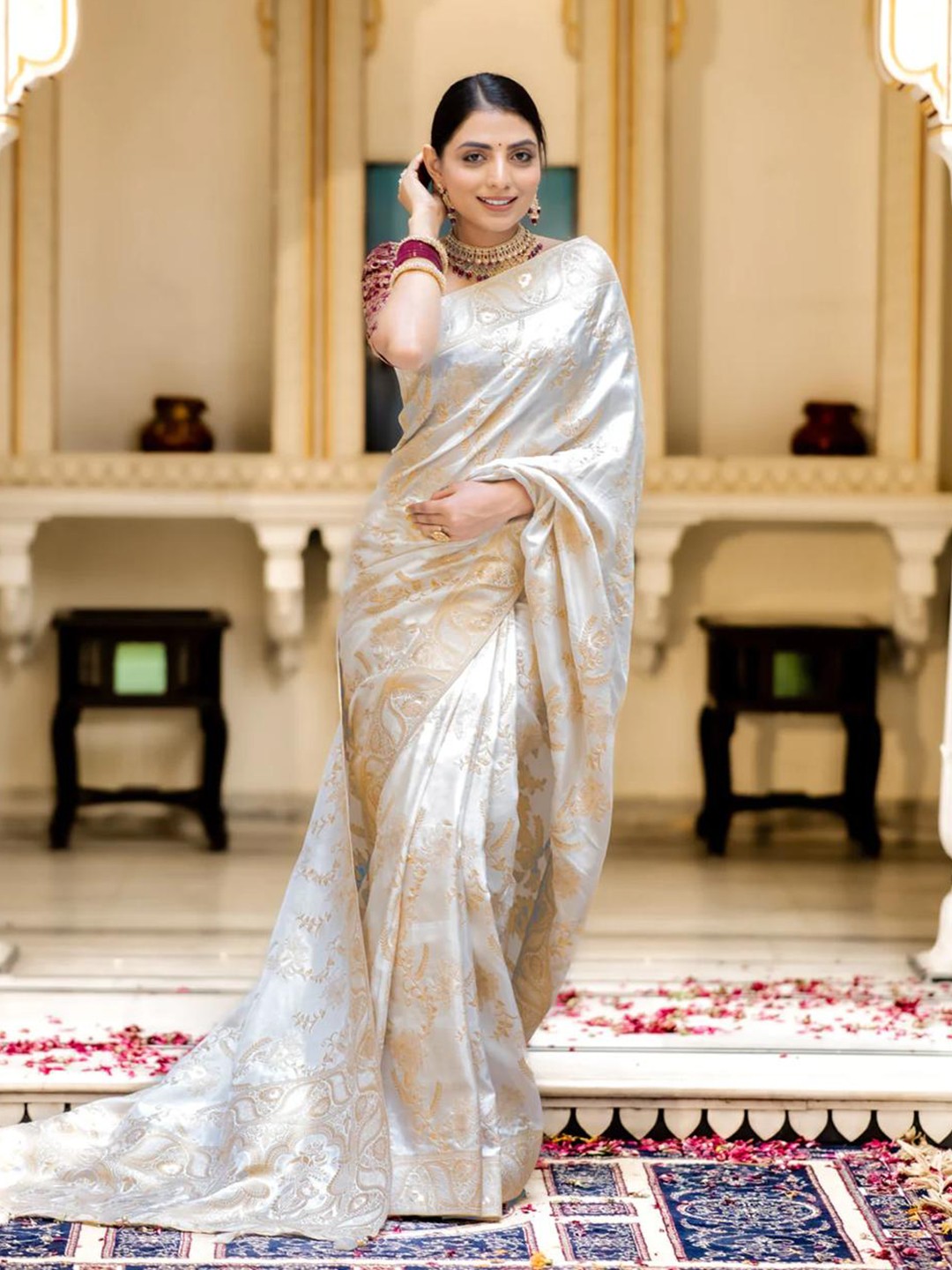 

ALMAARI FASHION Ethnic Motifs Woven Design Pure Silk Kanjeevaram Saree, White