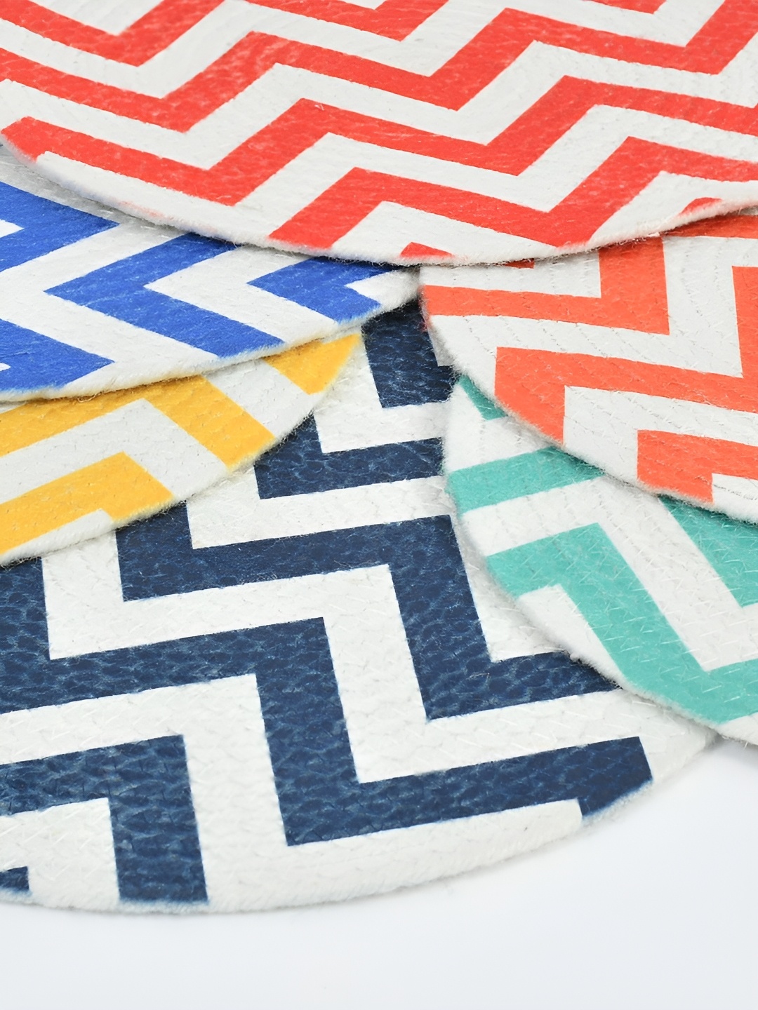 

HOMADORN White & Blue 6Pcs Printed Round Table Placemats