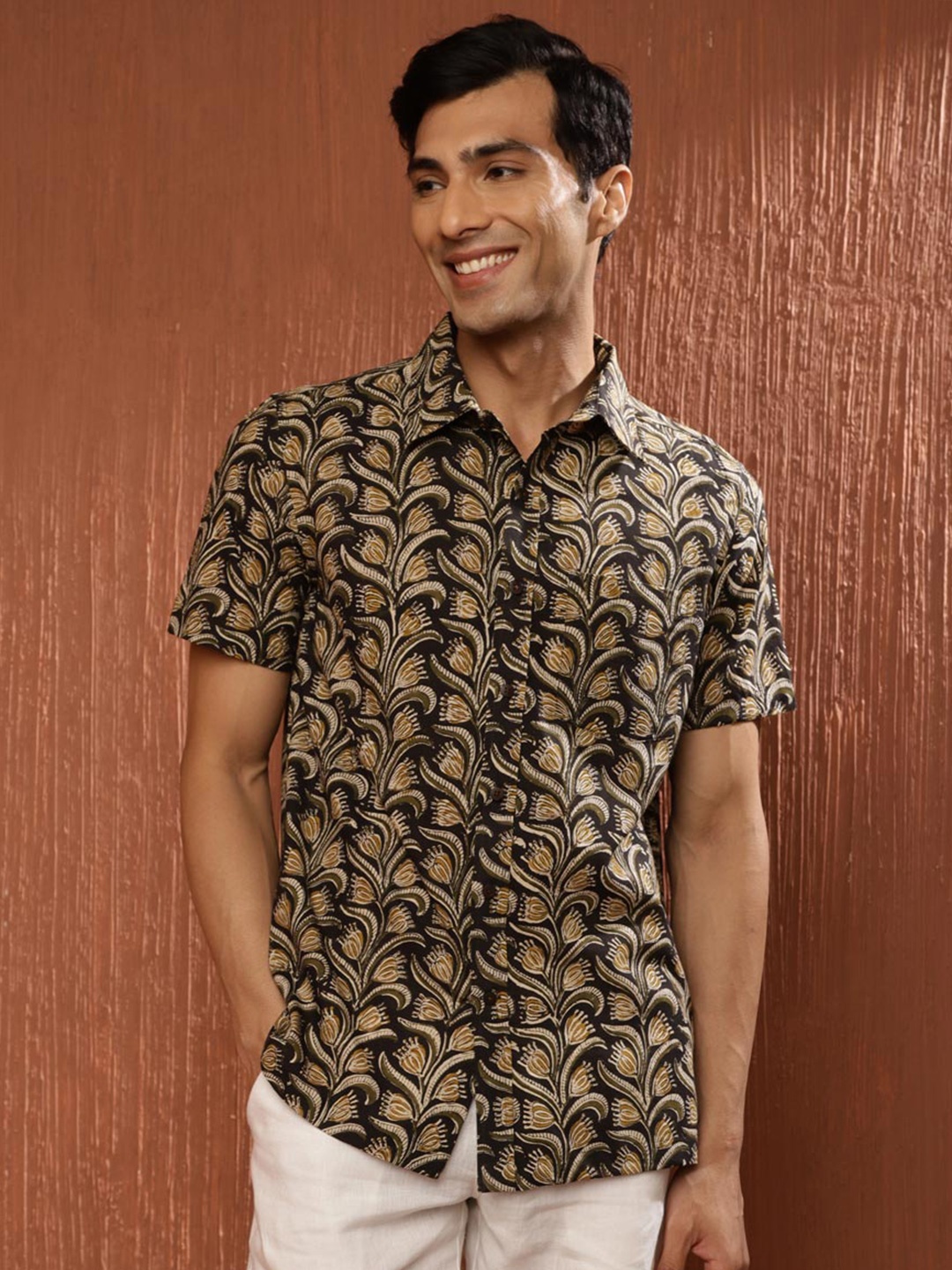 

Fabindia Floral Printed Cotton Casual Shirt, Black