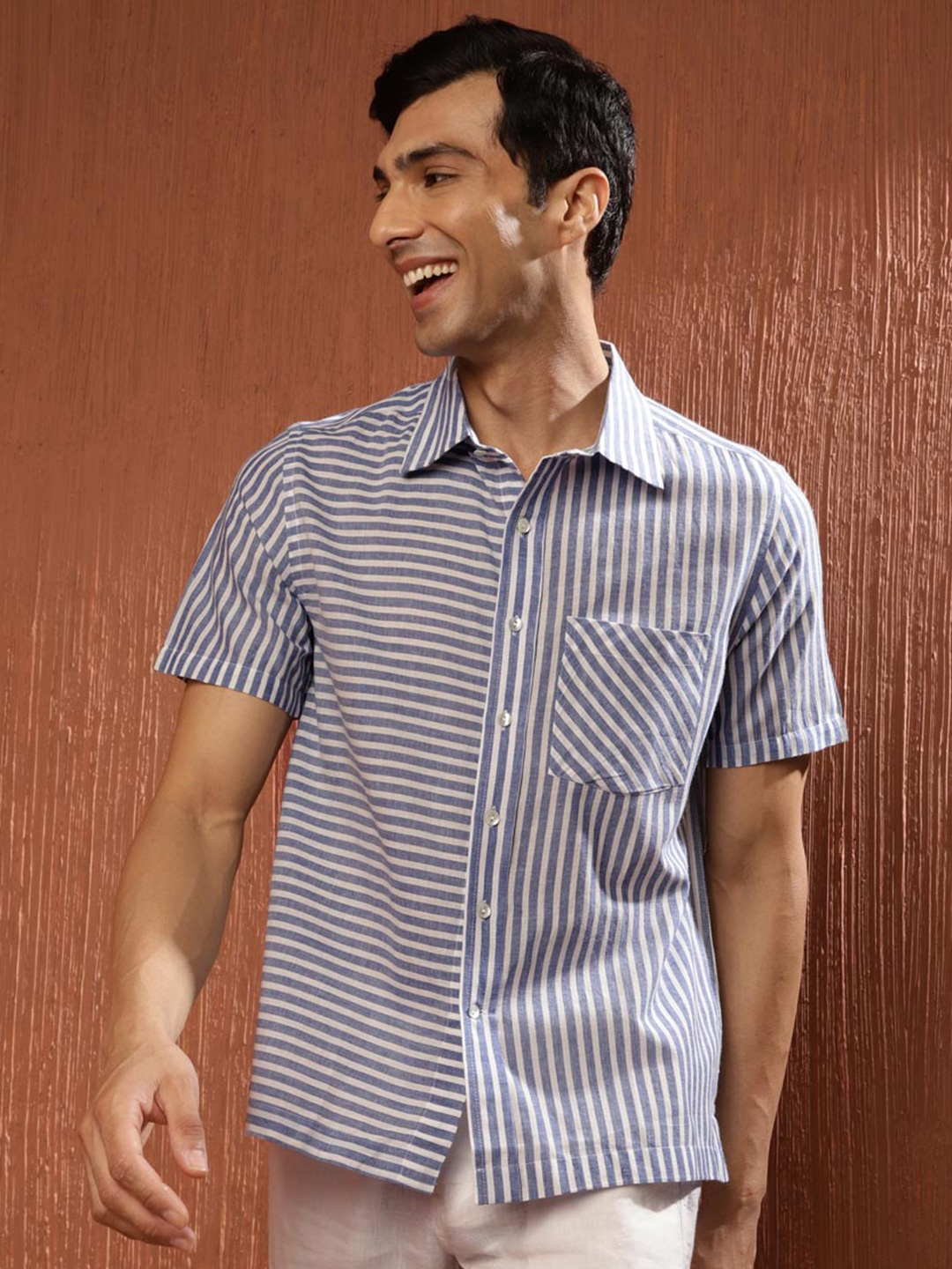 

Fabindia Vertical Striped Cotton Casual Shirt, Blue