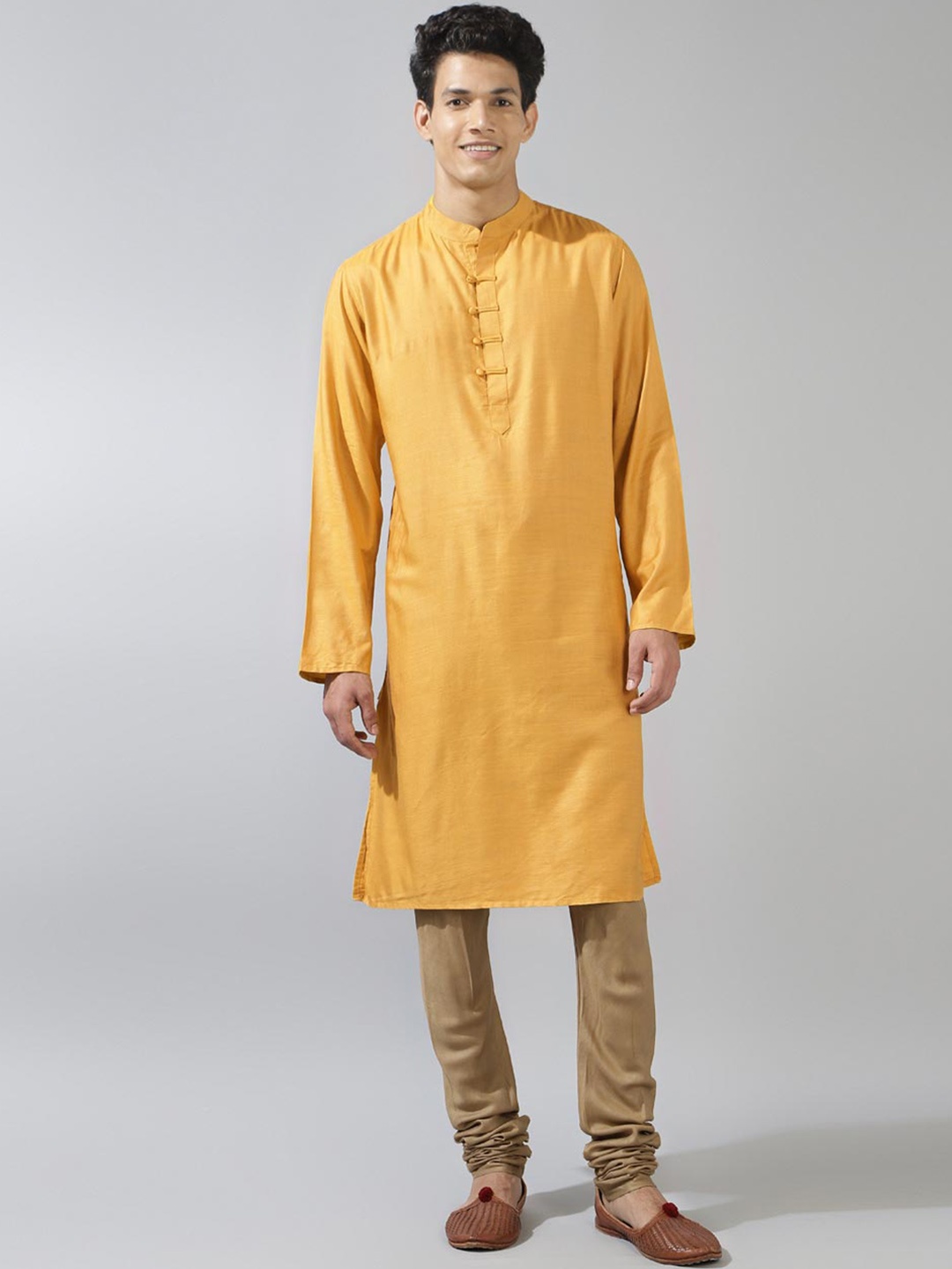 

Fabindia Mandarin Collar Straight Kurta, Yellow