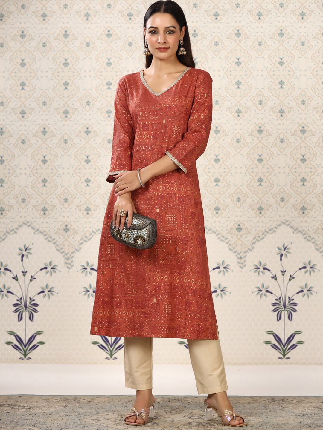 

Ode by House of Pataudi Rust Ethnic Motifs V-Neck Three-Quarter Sleeve Straight Kurta