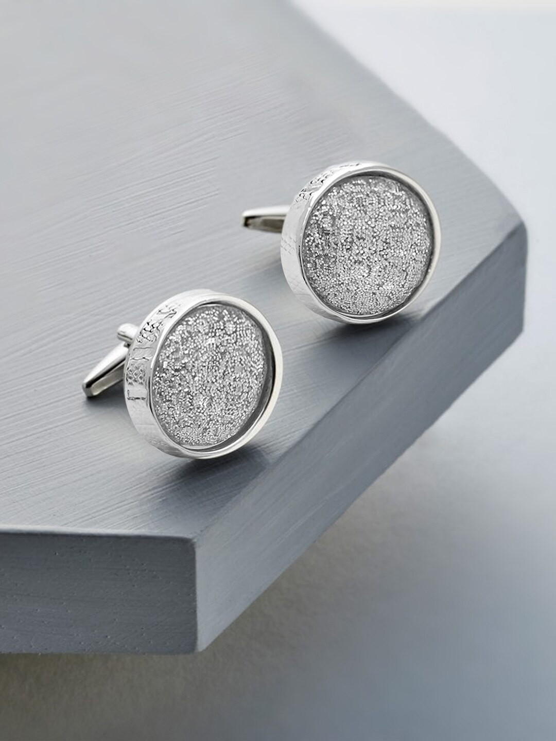 

Peora Silver-Plated Round Shaped Cufflink
