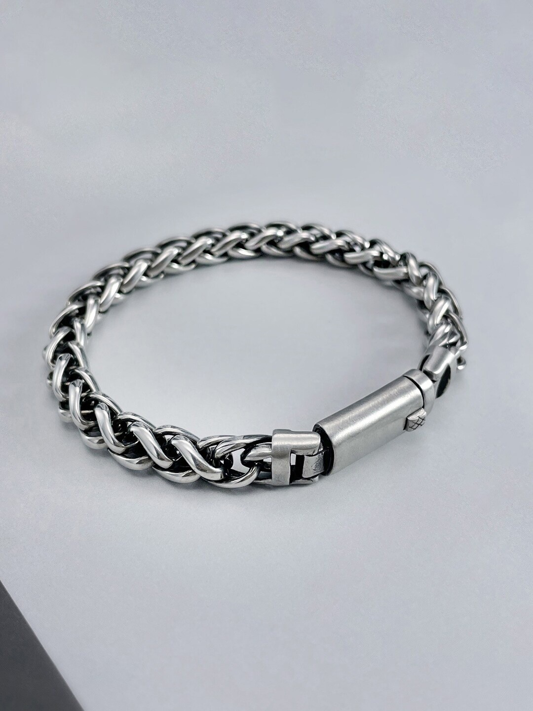 

Peora Men Silver-Plated Link Bracelet