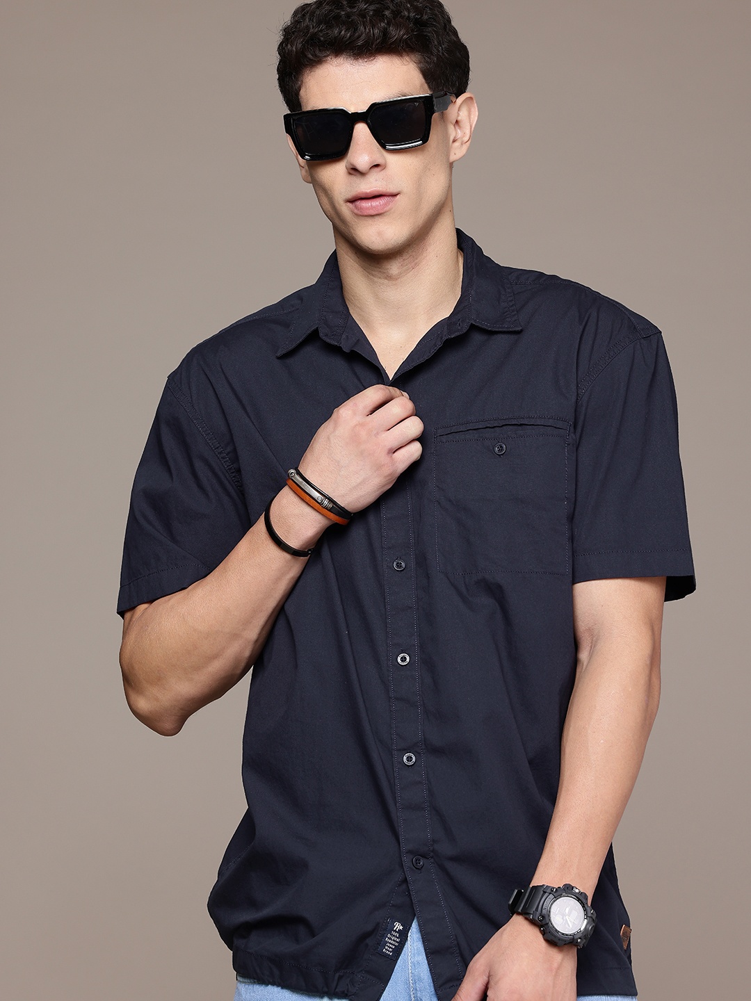 

The Roadster Life Co. Relaxed Fit Pure Cotton Casual Shirt, Navy blue