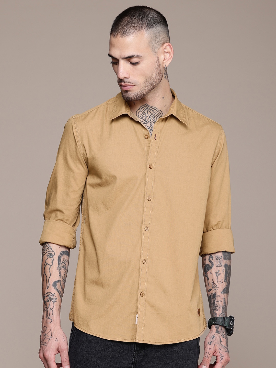 

The Roadster Lifestyle Co. Slim Fit Pure Cotton Casual Shirt, Beige