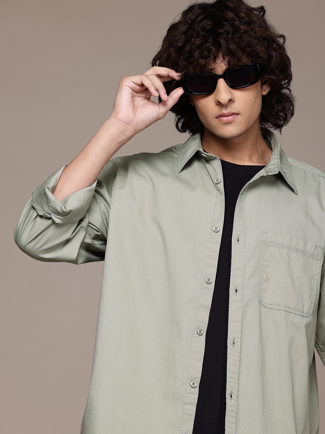 

The Roadster Lifestyle Co. Men Pure Cotton Relaxed Fit Casual Shirt, Green