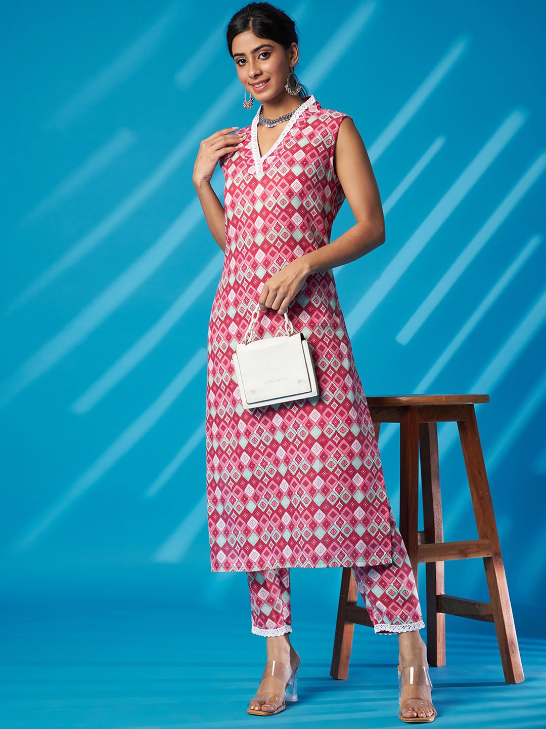 

KALINI Geometric Printed Regular Pure Cotton Kurta With Trousers, Pink