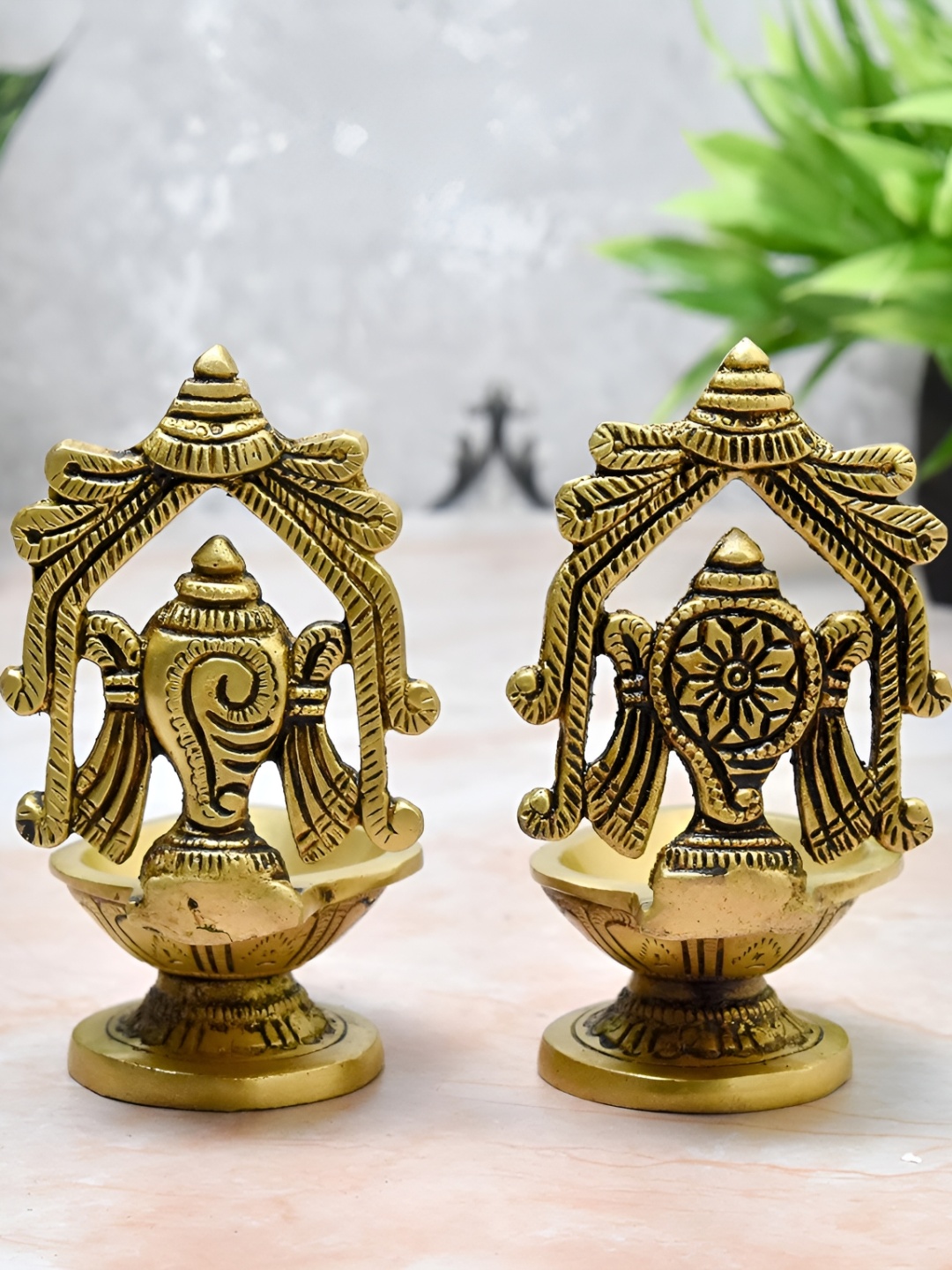 

Bhimonee Decor Aarti Yellow 2 Pieces Antique Arch Design Diya Pooja Essentials