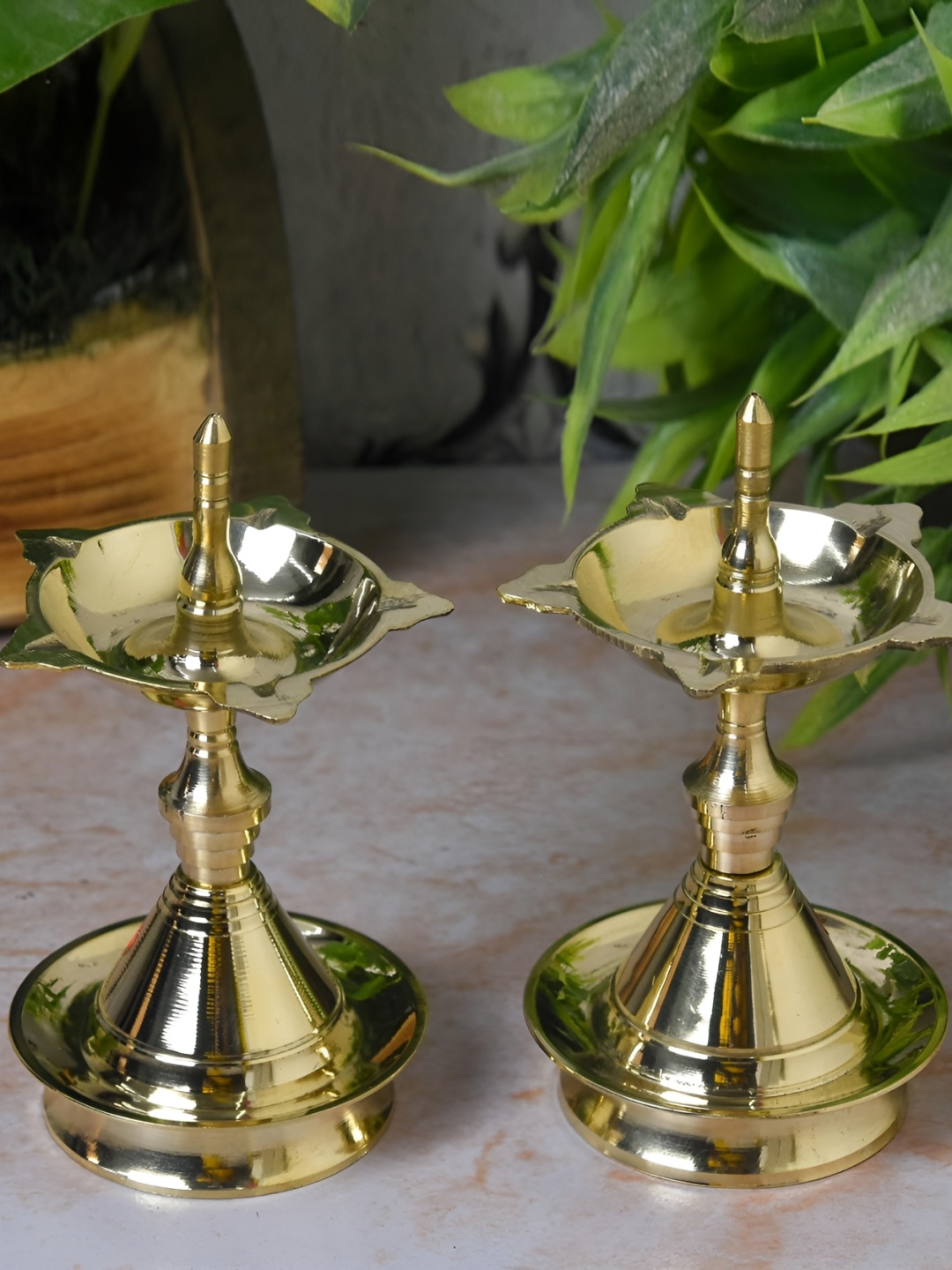 

Bhimonee Decor Gold Toned 2 Pcs Udupi Nanda Diya Pooja Essentials