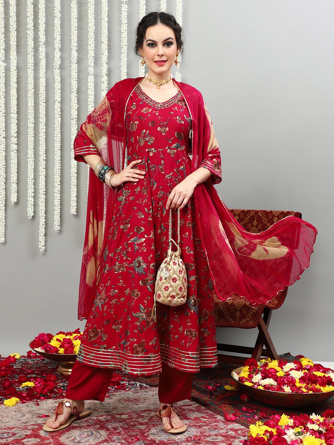 

Vastramyaa Floral Printed Pure Silk Kurta With Palazzos & Dupatta, Red