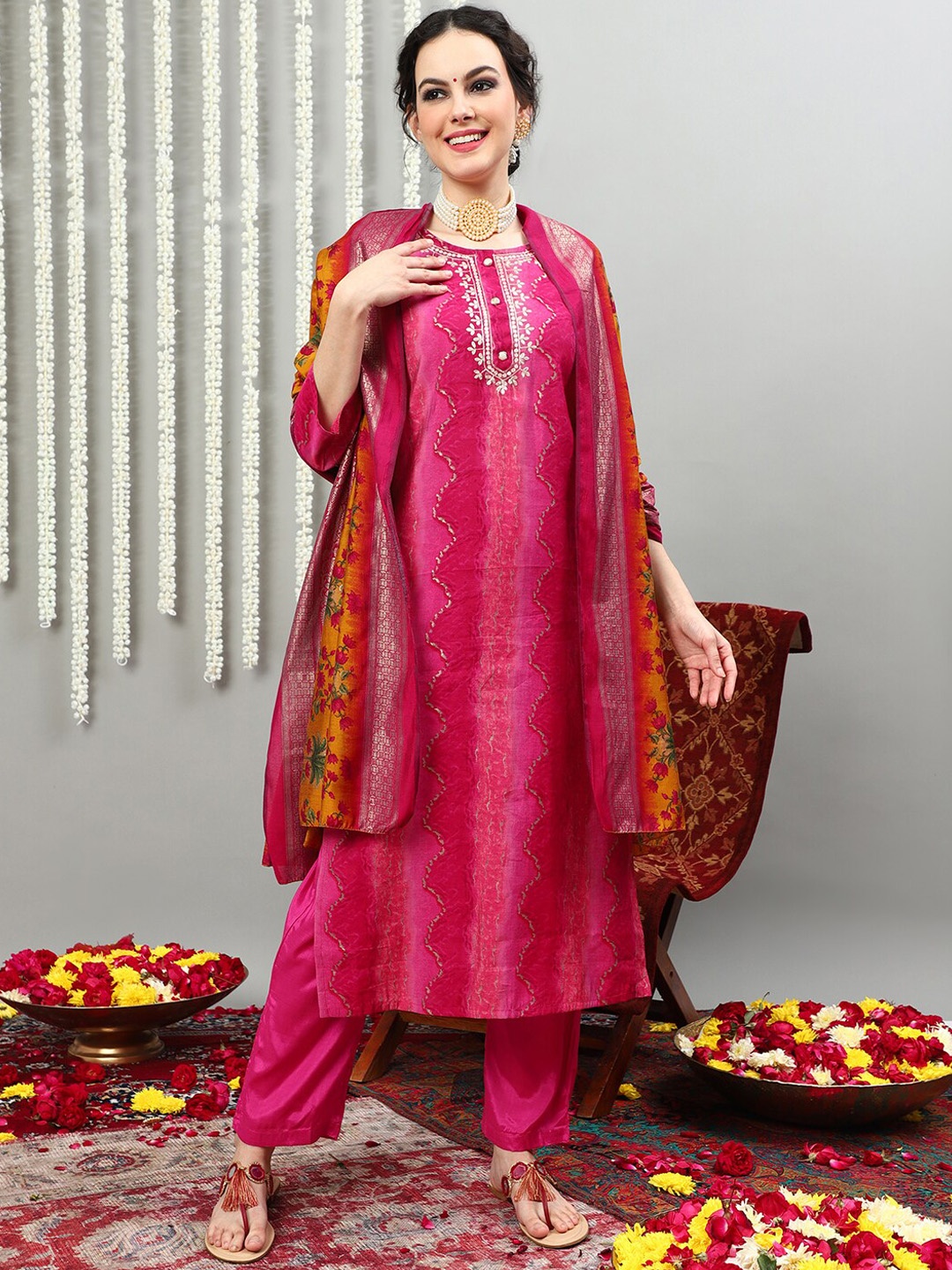 

Vastramyaa Floral Embroidered Pure Silk Kurta With Trousers & Dupatta, Pink