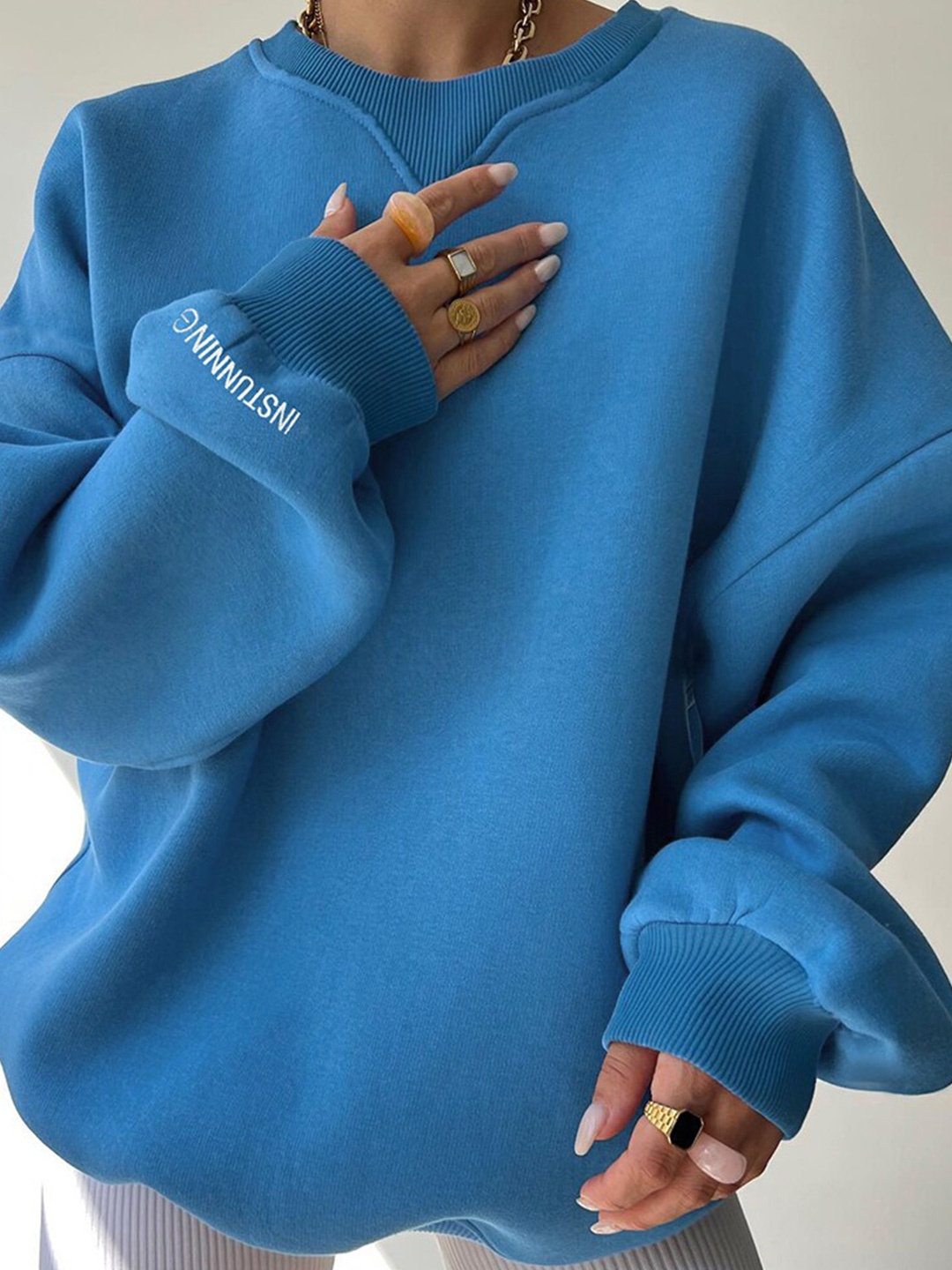 

StyleCast Blue Round Neck Pullover Sweatshirt