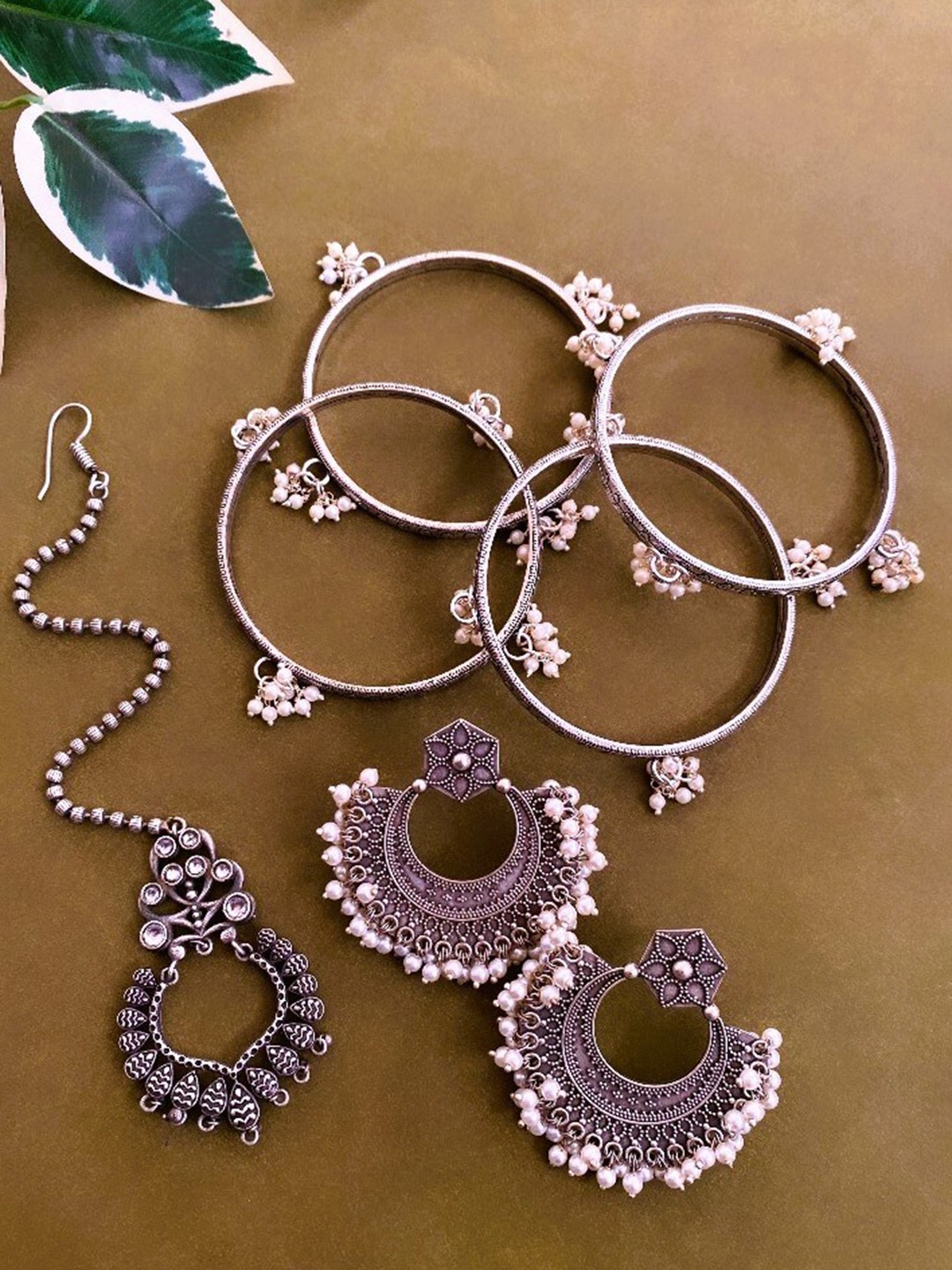 

ATIBELLE Set of 4 Silver Plated Pearl-Beaded & Stone Studded Jewellery Set