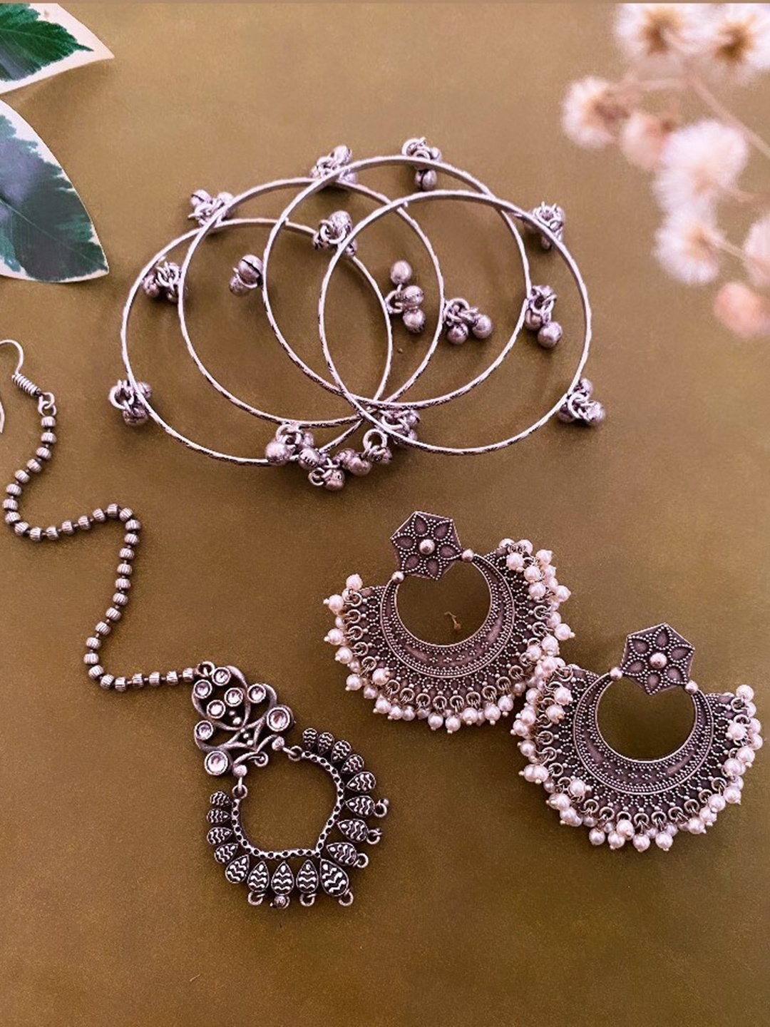 

ATIBELLE Set Of 4 Silver Plated & Beaded Maang Tika & Earrings