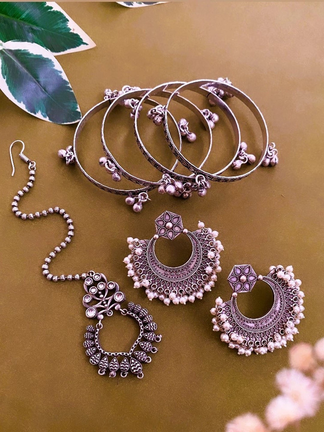 

ATIBELLE Set Of 4 Silver Plated & Beaded Maang Tika & Earrings
