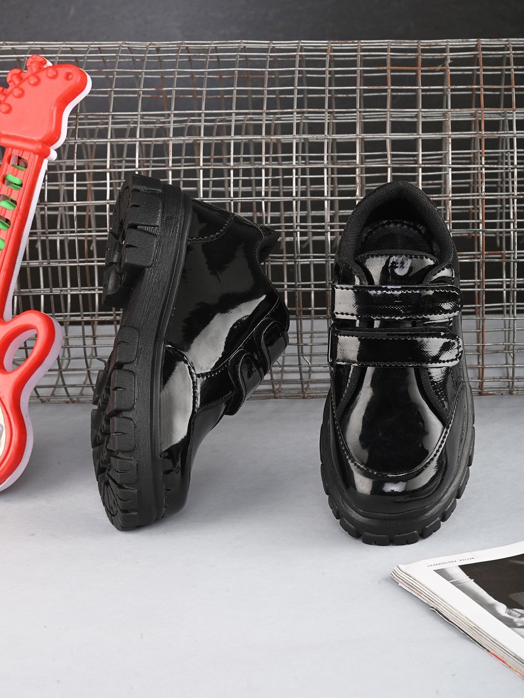 

BAESD Kids Lightweight Sneakers, Black