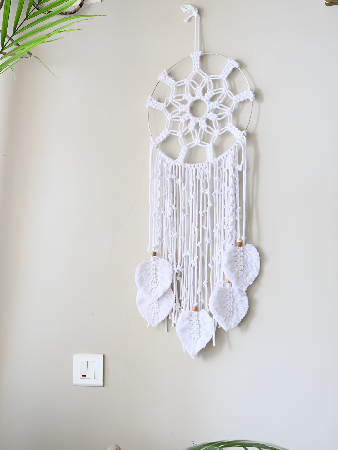 

Classy Tulip White Feather Dream Catcher Wall Decor