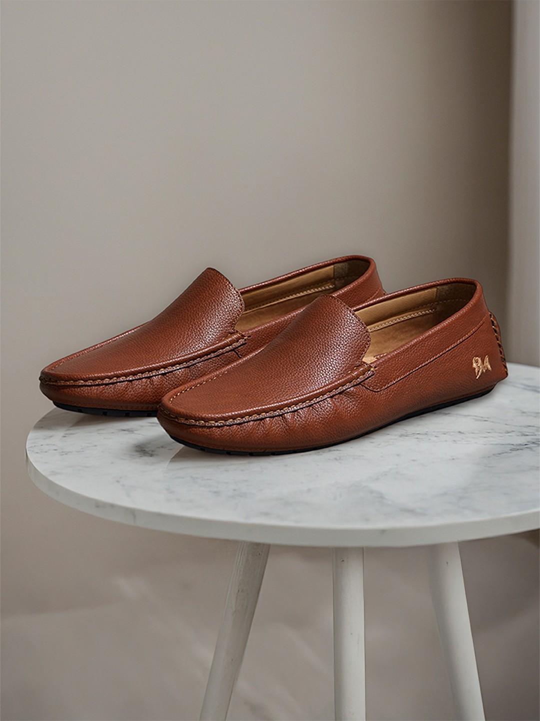 

NEEMANS Men Textured Square Toe Lightweight Loafers, Tan