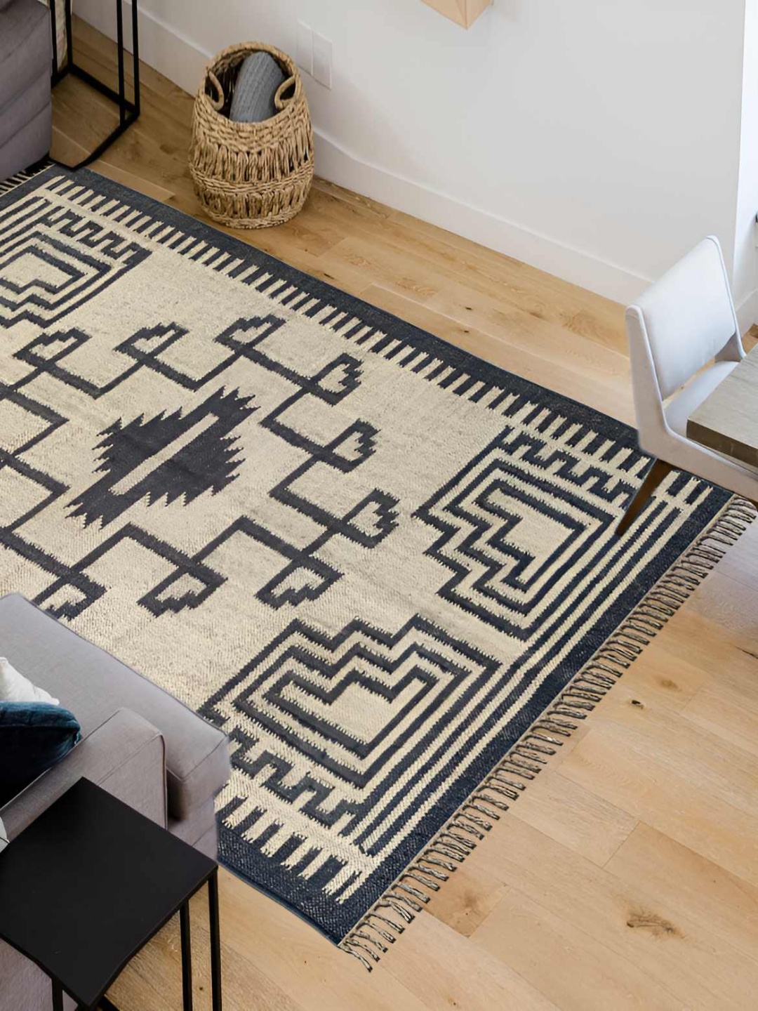 

Budhrajrugs Beige & Black Geometric Rectangular Dhurrie