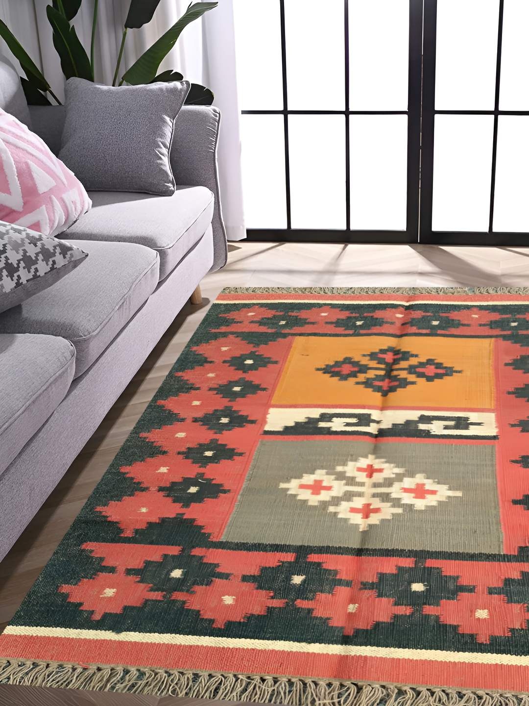 

Budhrajrugs Black & Pink Geometric Reversible Dhurrie