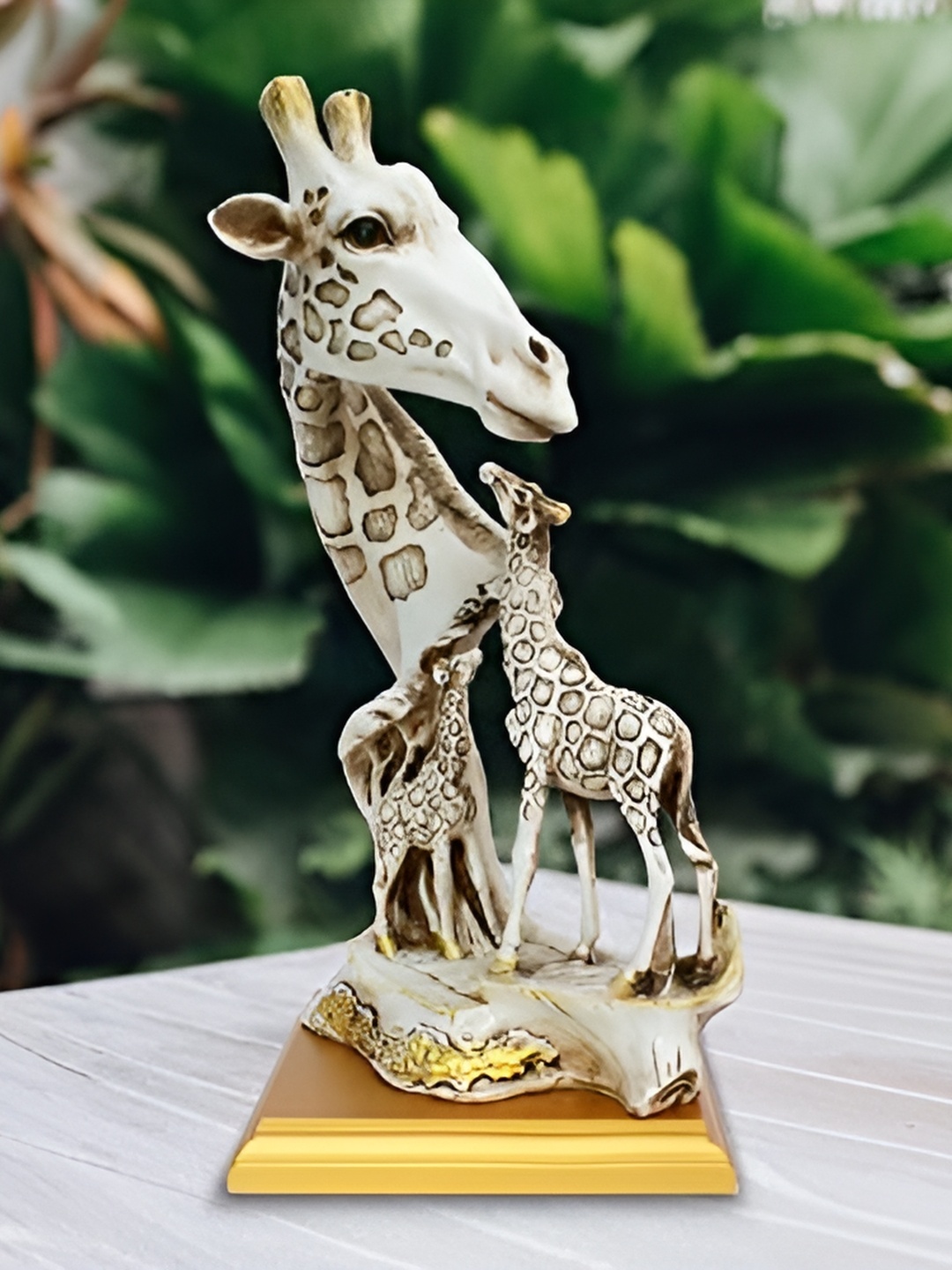 

SANKALAN CREATIONS White & Gold Toned Giraff Figurine Showpiece