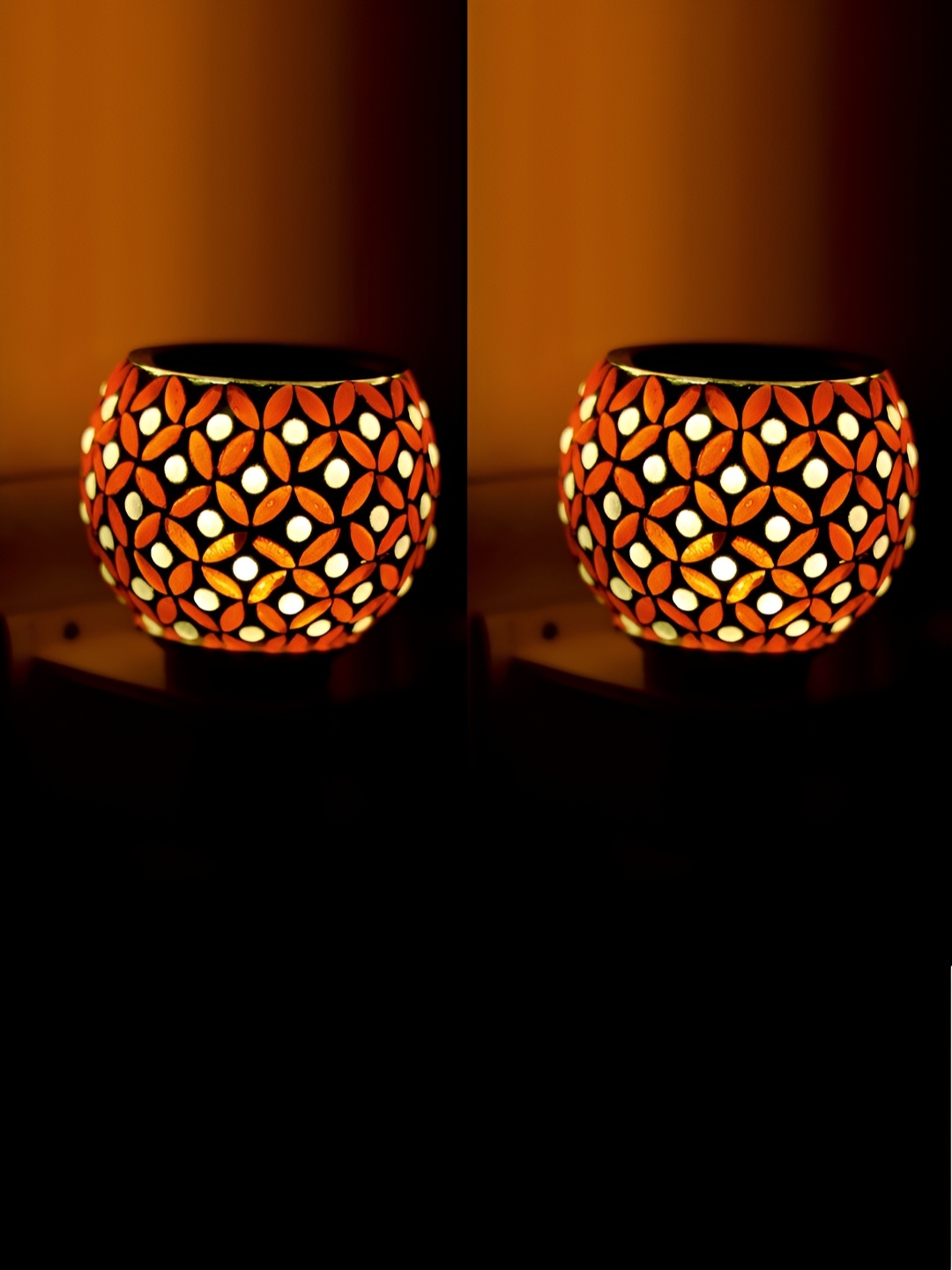 

Gojeeva Red & White Camphor Diffuser Glass With Switch