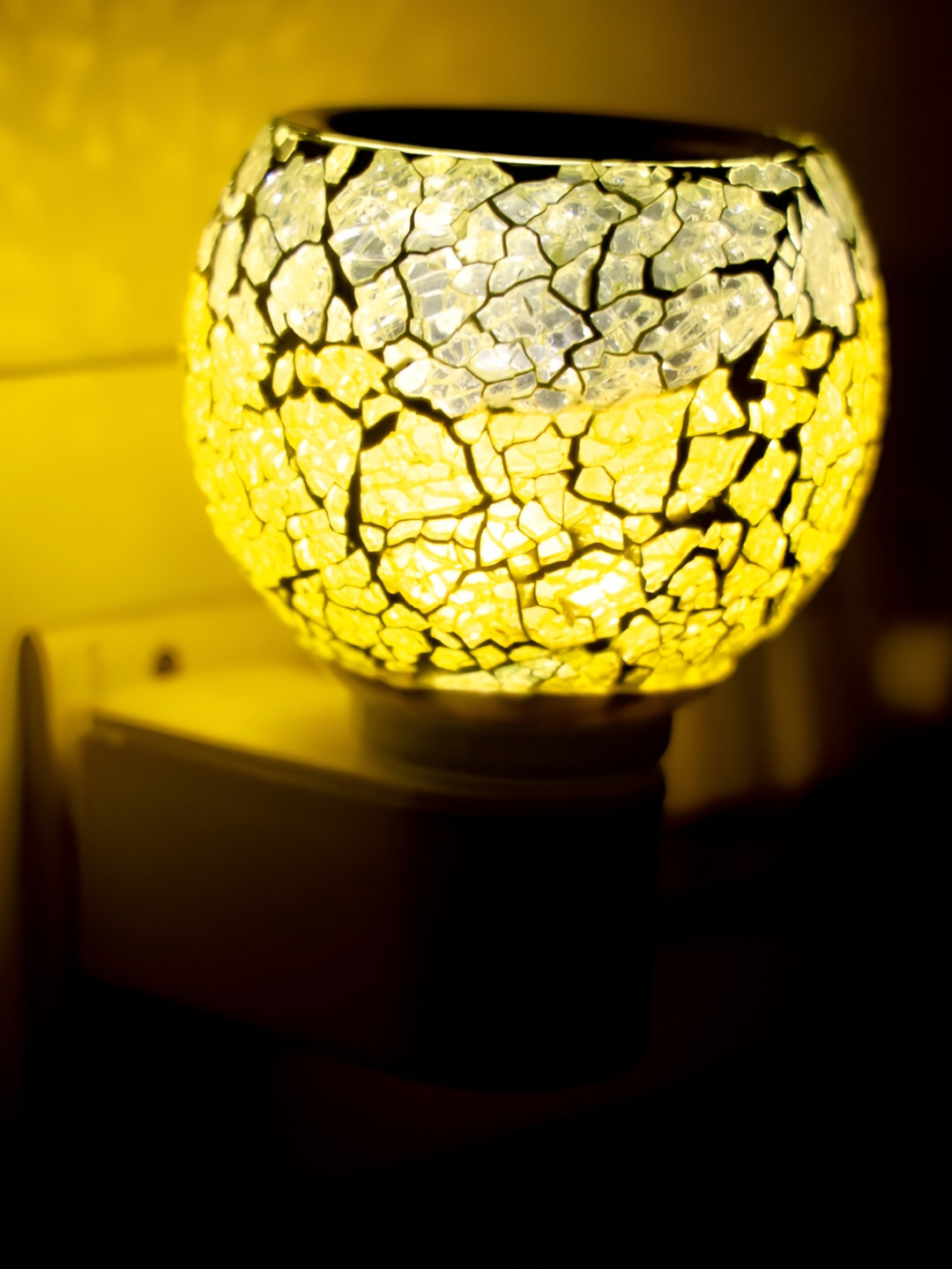

Gojeeva White & Yellow Camphor Diffuser Glass With Switch
