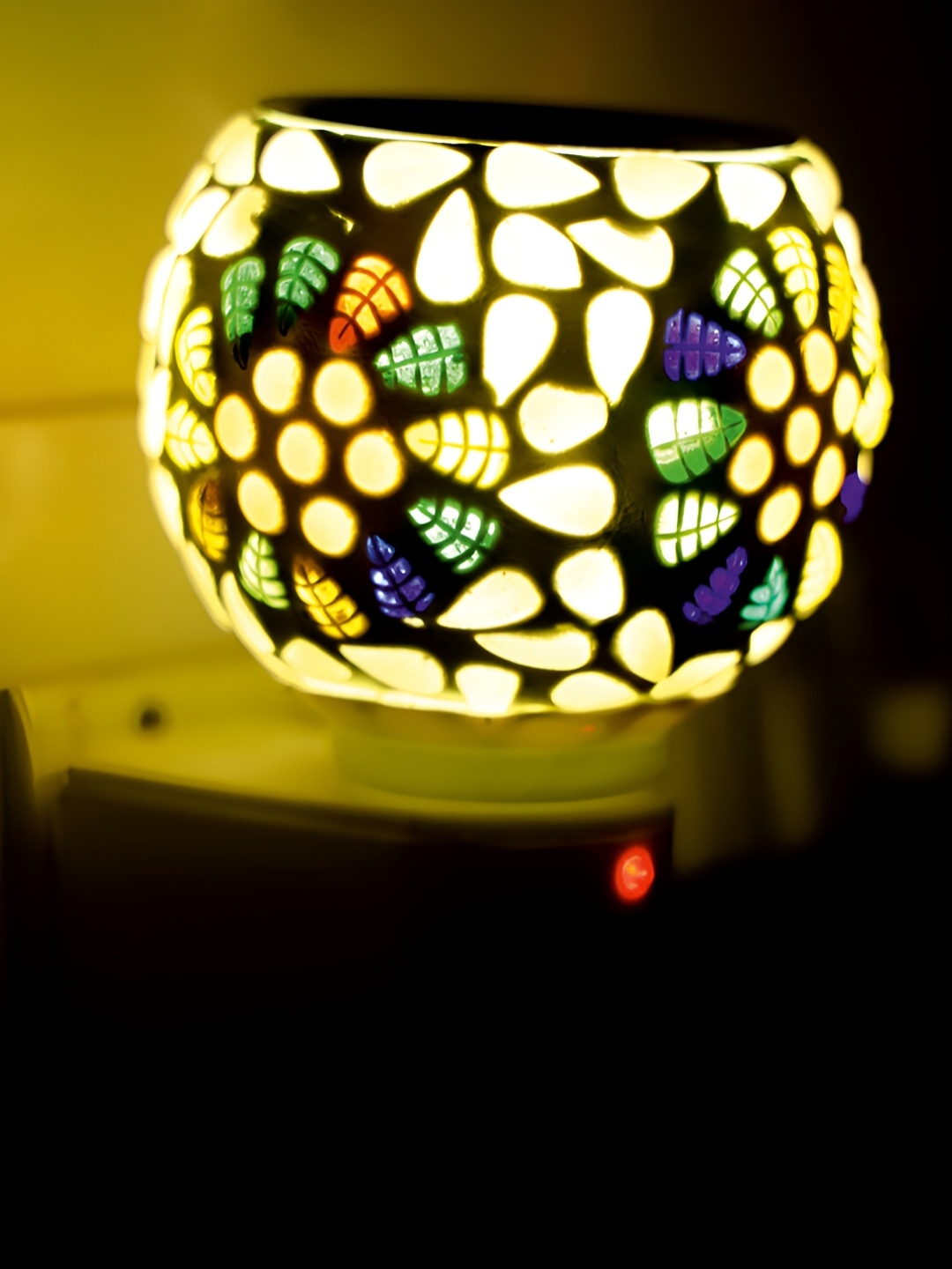 

Gojeeva White & Yellow Camphor Diffuser Glass With Switch
