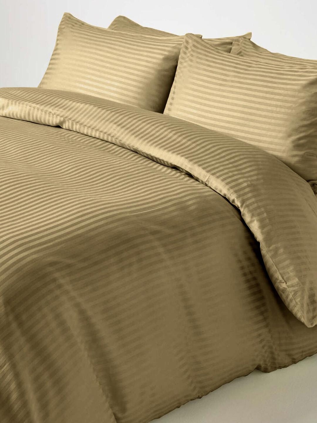 

Aura Bani Beige 210 TC Queen Bedsheet with 2 Pillow Covers