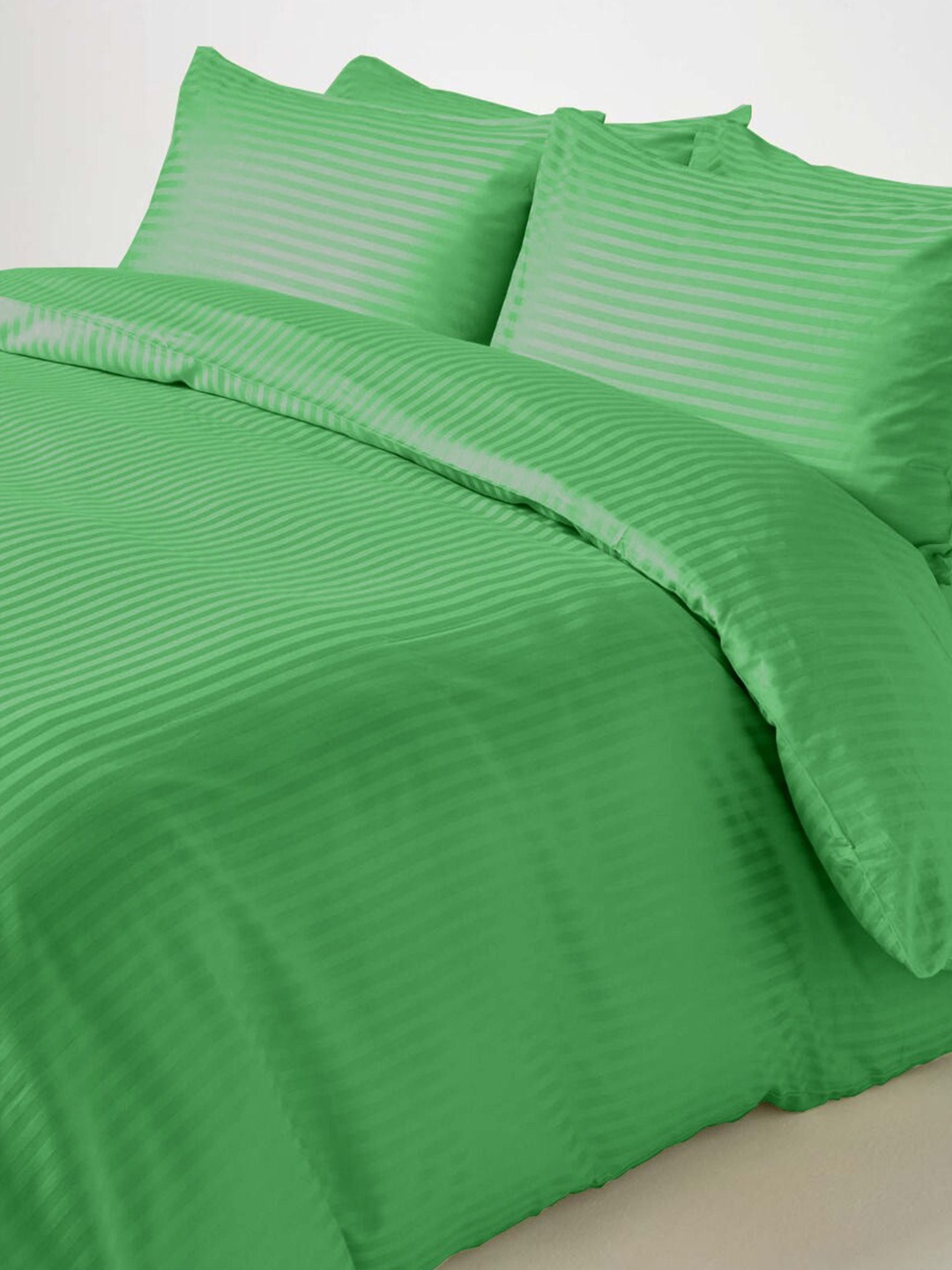 

Aura Green 210 TC Cotton Striped King Bedsheet with 2 Pillow Covers