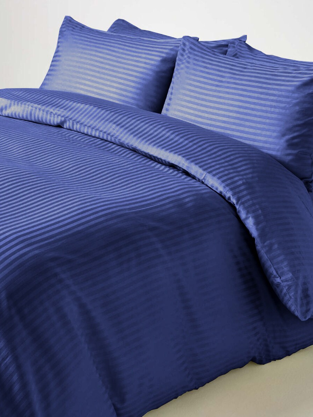 

Aura Navy Blue 210 TC Cotton Striped King Bedsheet with 2 Pillow Covers