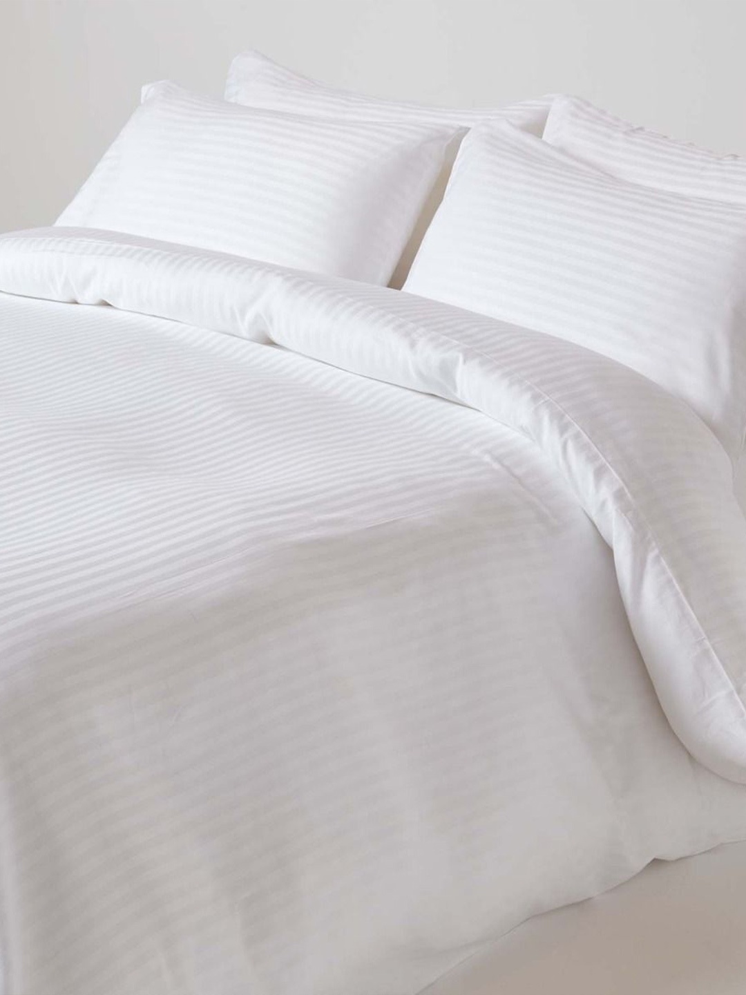 

Aura Bani White Striped Pure Cotton 210 TC Queen Bedsheet with 2 Pillow Covers