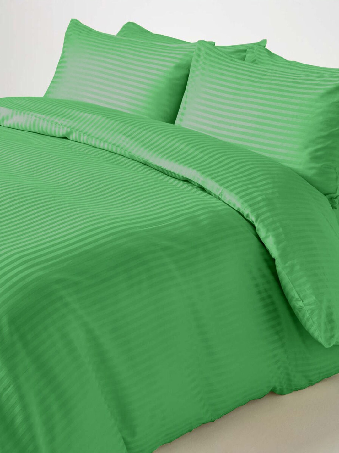 

Aura Bani Green Striped Pure Cotton 210 TC Queen Bedsheet with 2 Pillow Covers