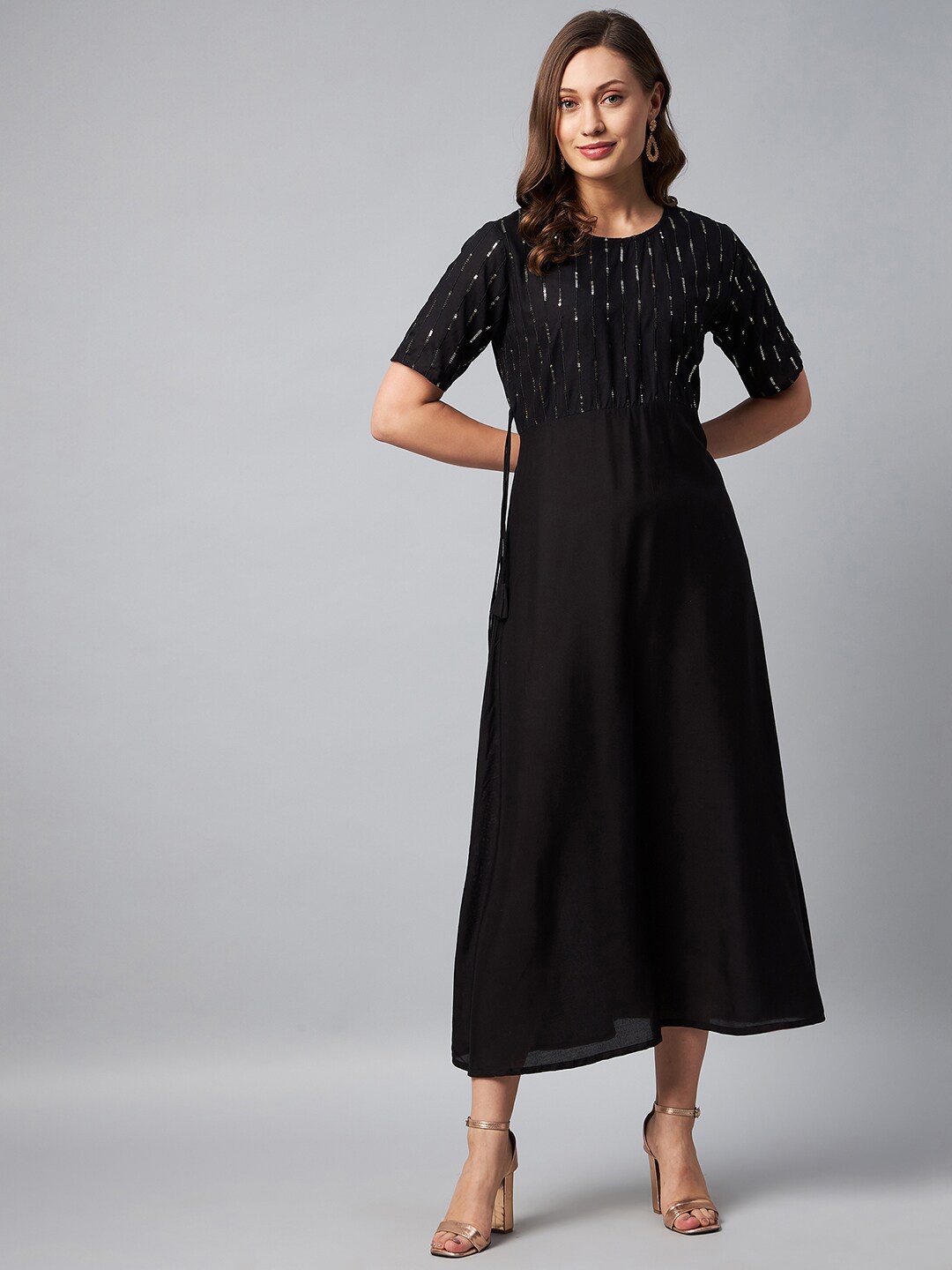

Chemistry Round Neck Short Sleeves Sequinned A-Line Midi Dress, Black