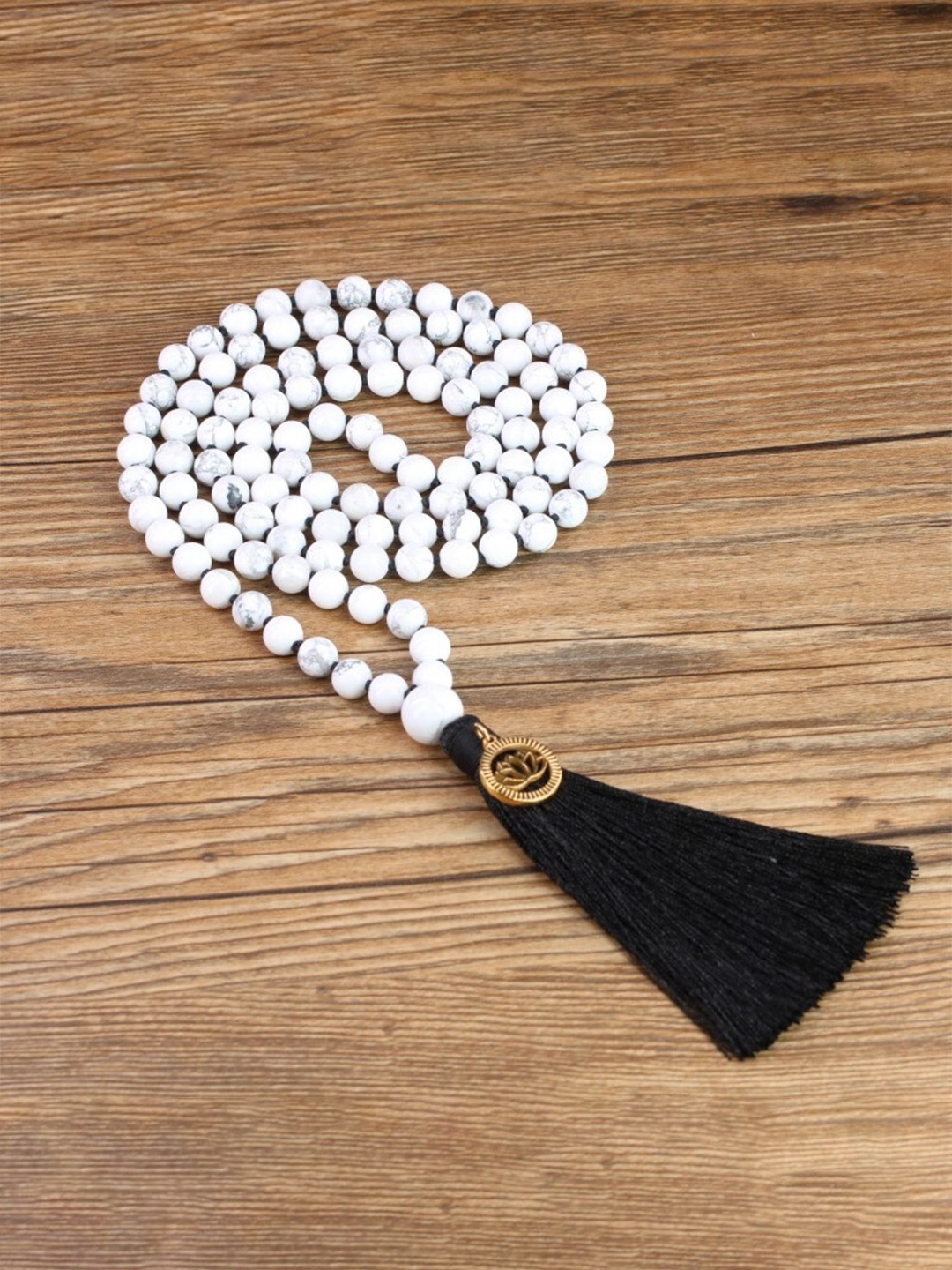 

RDK Unisex Howlite AAA Rosary, White