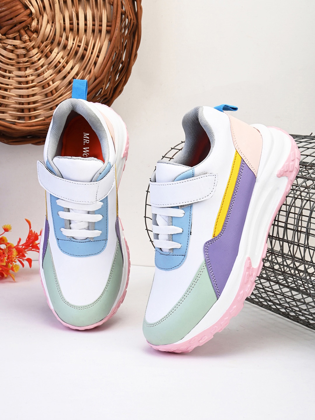 

mr.wonker Women Colourblocked Orthotic Friendly Sneakers, White