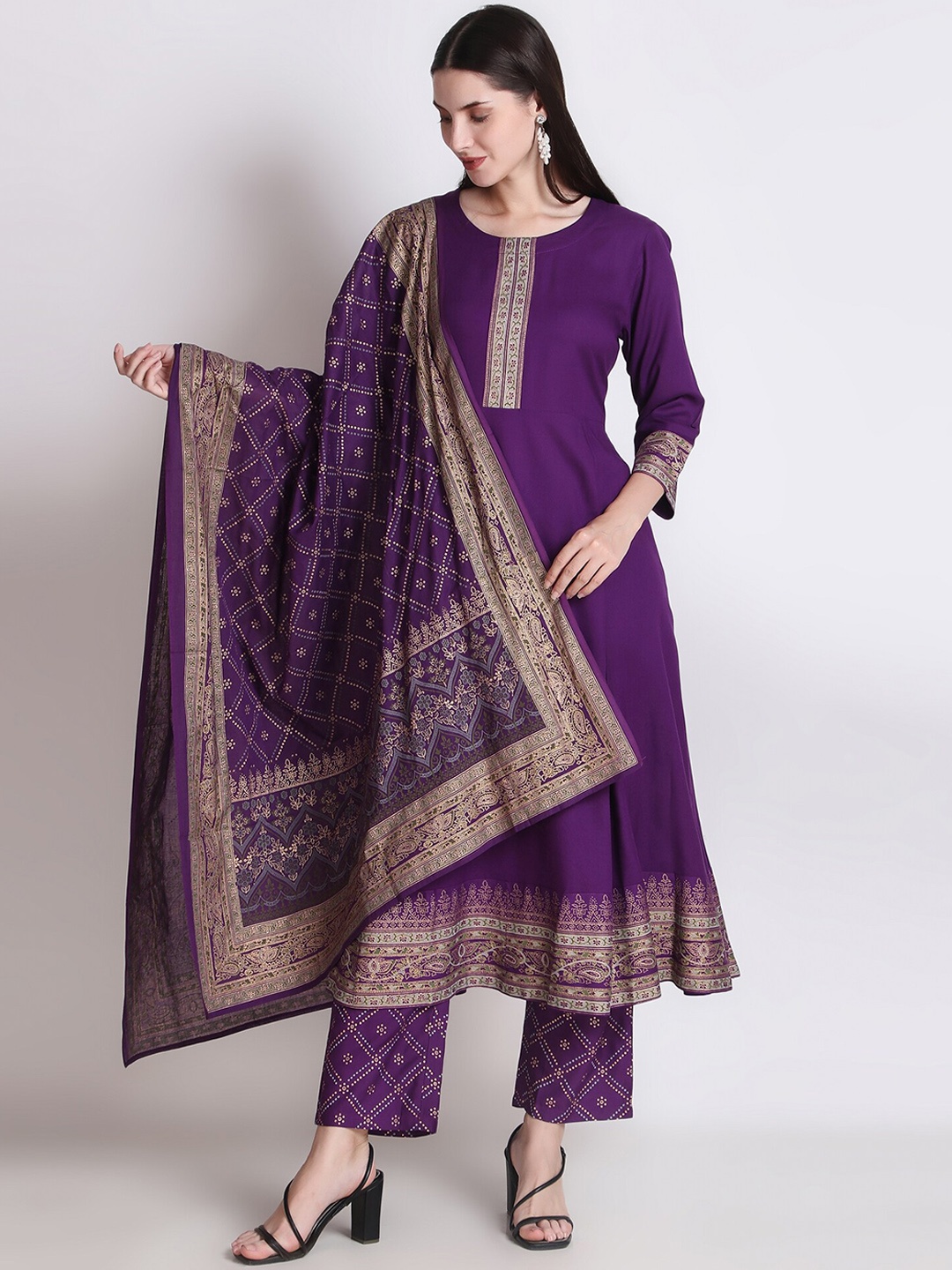 

Ichaa Floral Printed Anarkali Kurta with Trousers & Dupatta, Purple