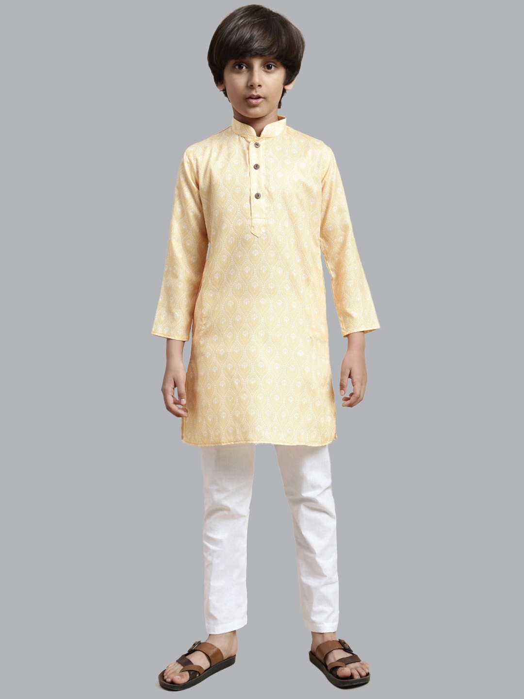 

Sangria Boys Floral Printed Mandarin Collar Straight Kurta, Yellow