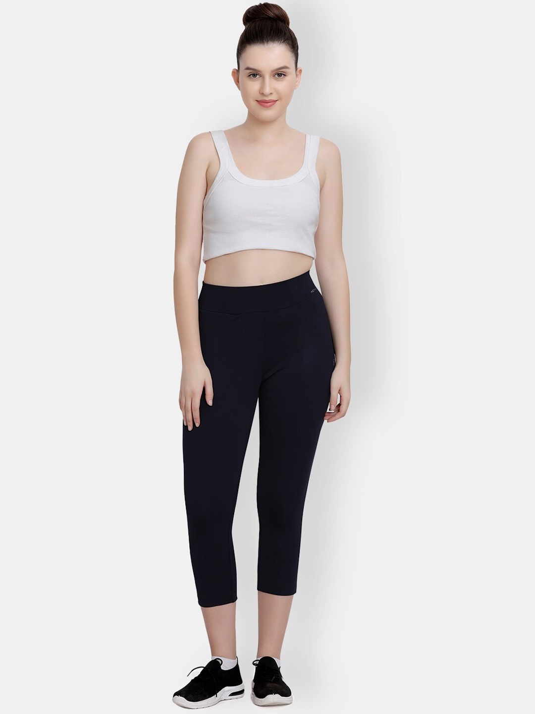 

MAYSIXTY Women Slim-Fit Three Fourth-Length Sports Capris, Black