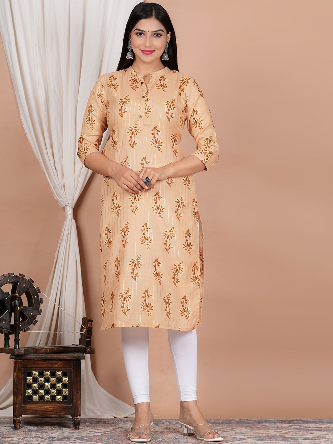 

ZOYOTO Floral Printed Straight Kurta, Yellow