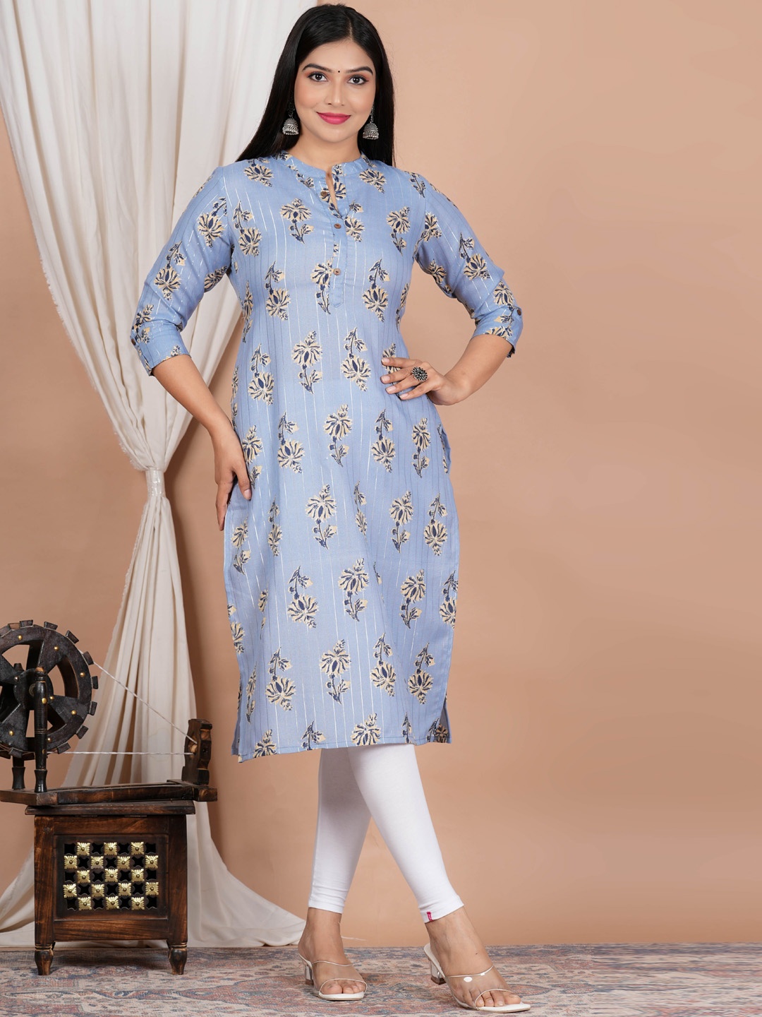 

ZOYOTO Floral Printed Mandarin Collar Straight Kurta, Blue