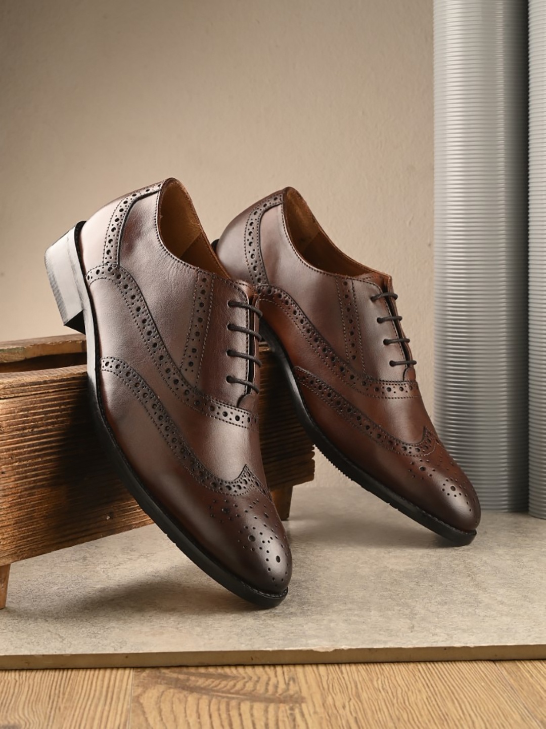 

San Frissco Men Textured Leather Formal Brogues, Brown