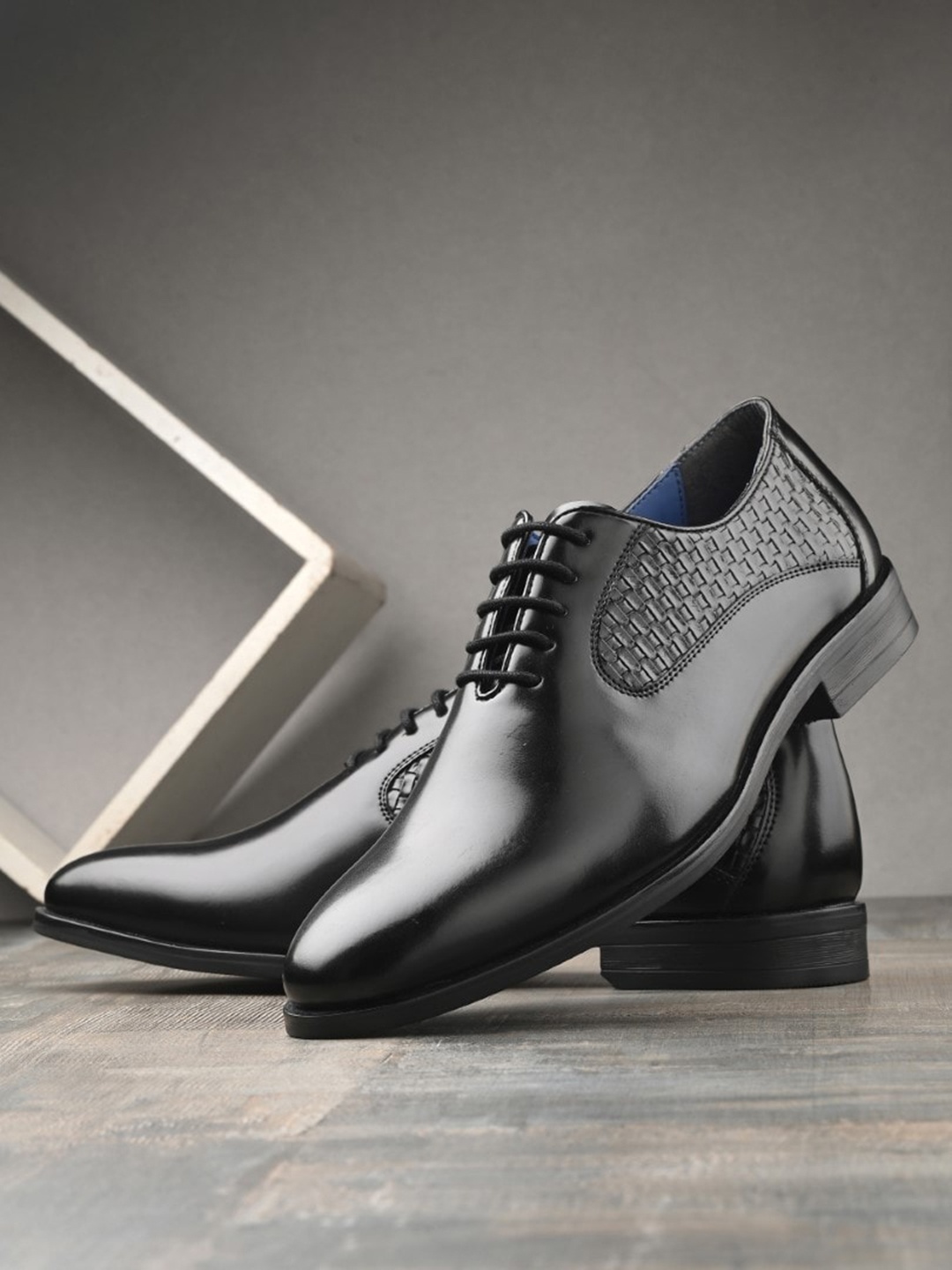 

San Frissco Men Textured Formal Oxfords, Black