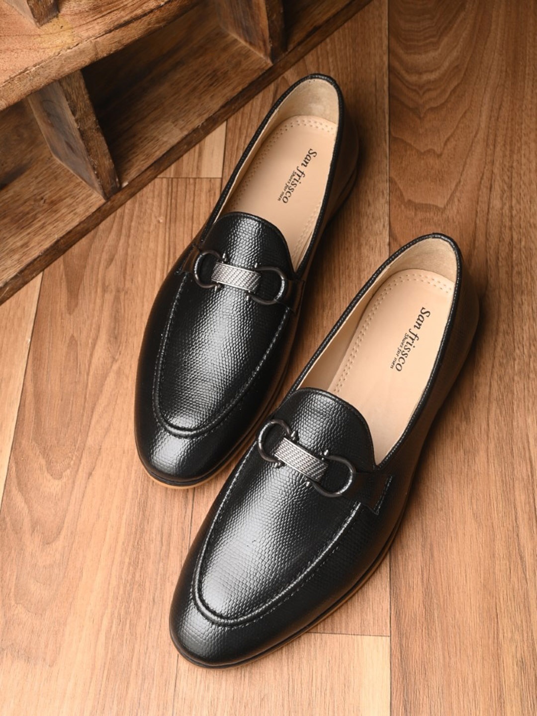 

San Frissco Men Textured Formal Horsebit Slip On Shoes, Black