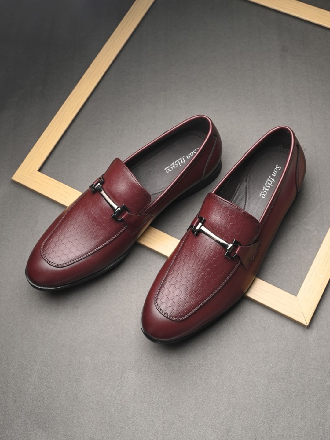 

San Frissco Men Textured Formal Horsebit Loafers, Maroon