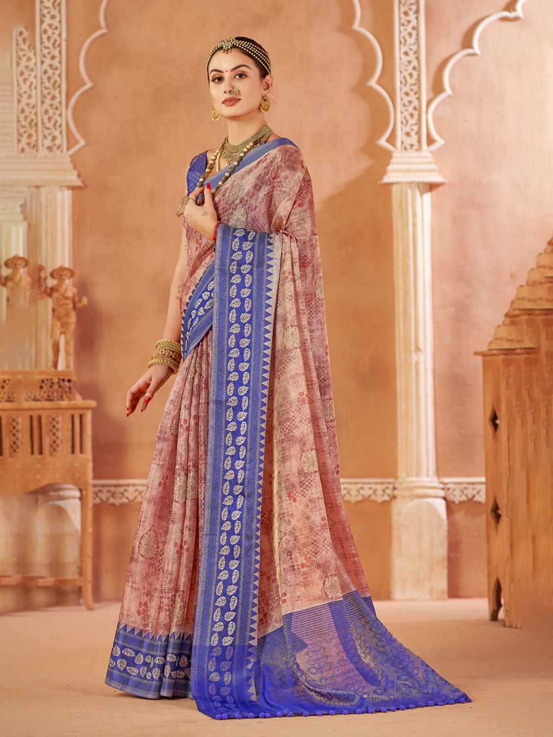 

VILLAGIUS Floral Block Printed Pure Silk Saree, Brown